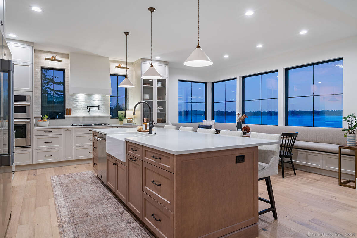 70 Lake Shore South Drive Property Photo 4