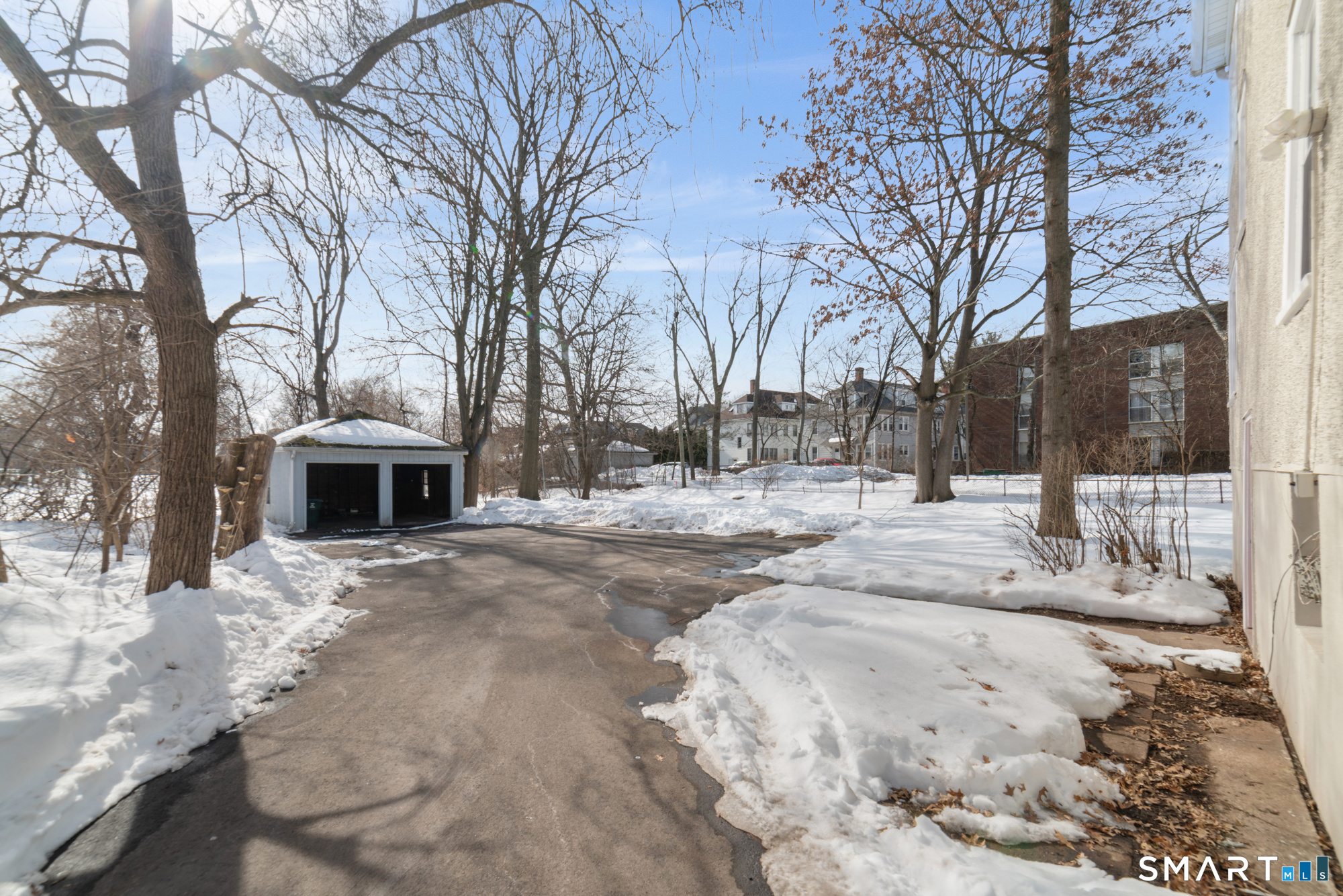 781 Farmington Avenue Property Photo 7