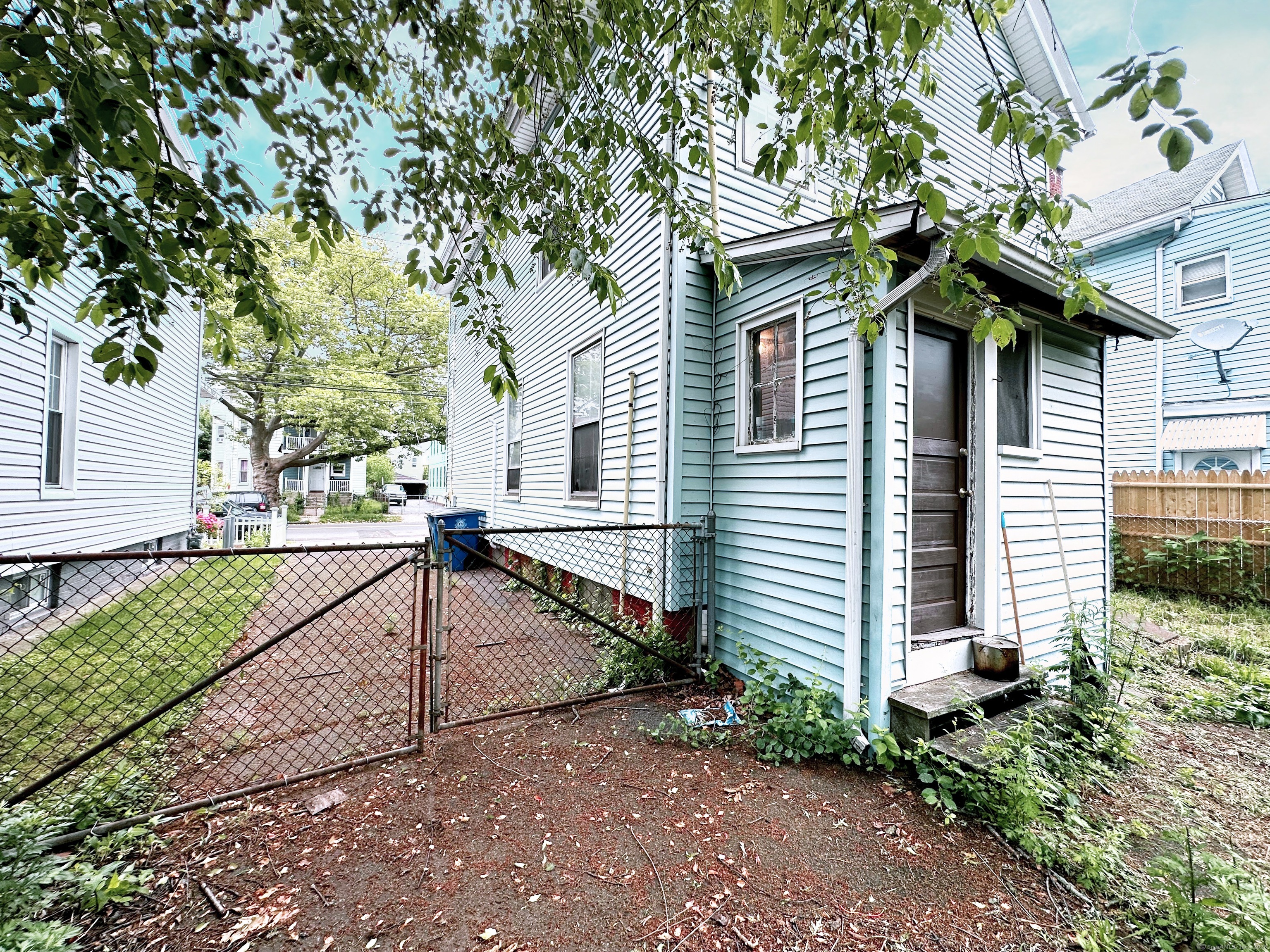 26 Lamberton Street Property Photo 37