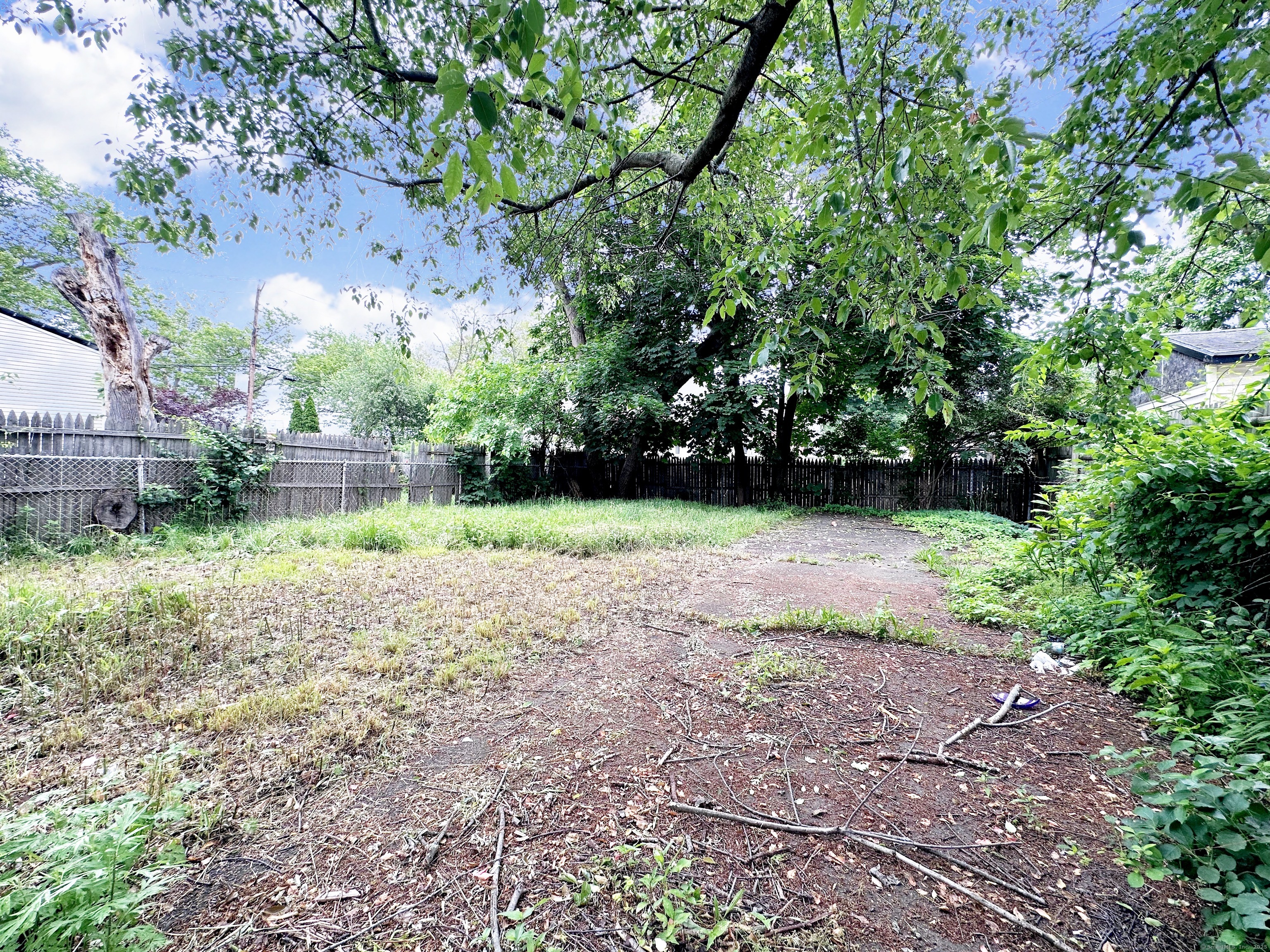 26 Lamberton Street Property Photo 40