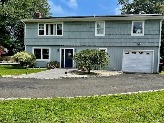 17 Kingsbury Road Property Photo 1
