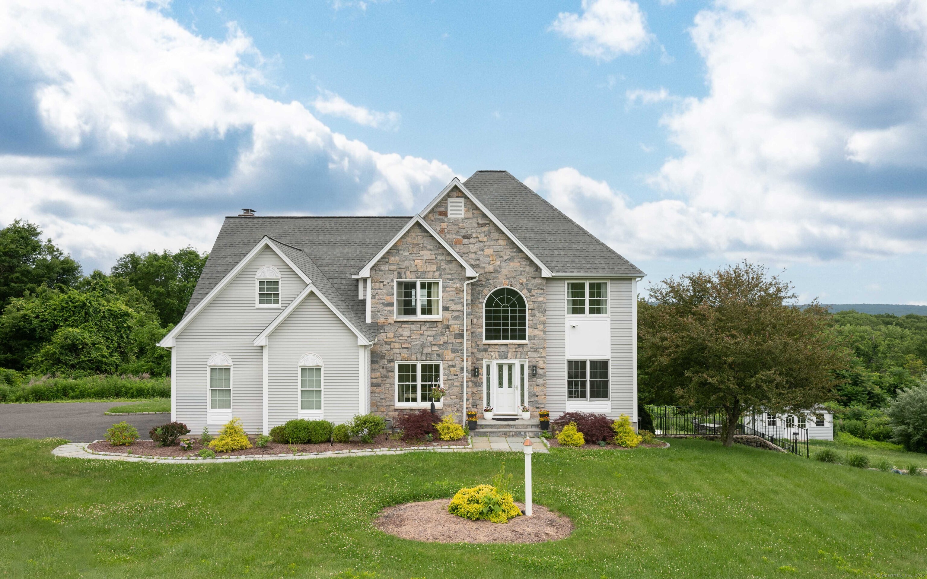 557 Upper Grassy Hill Road