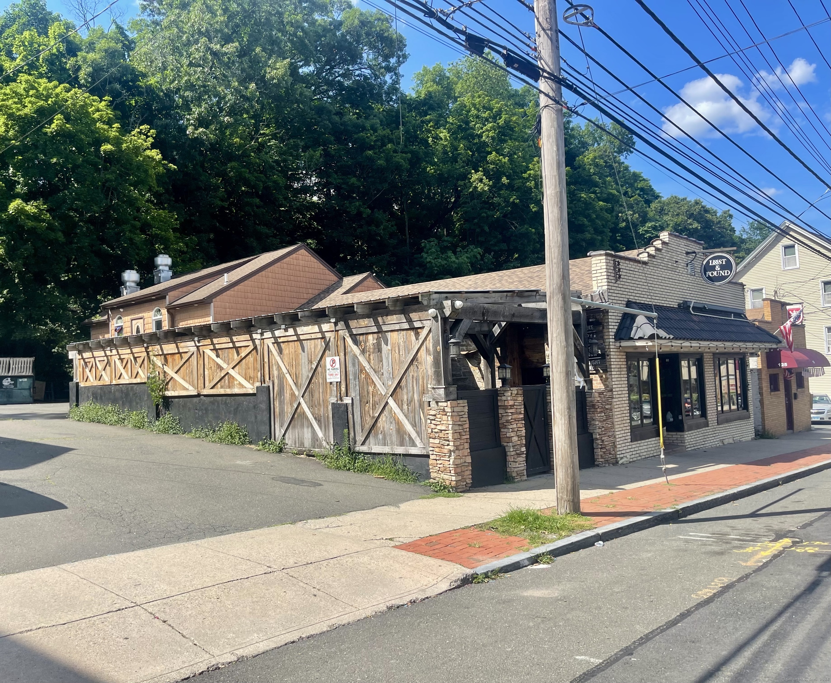 127 Center Street Property Photo 6