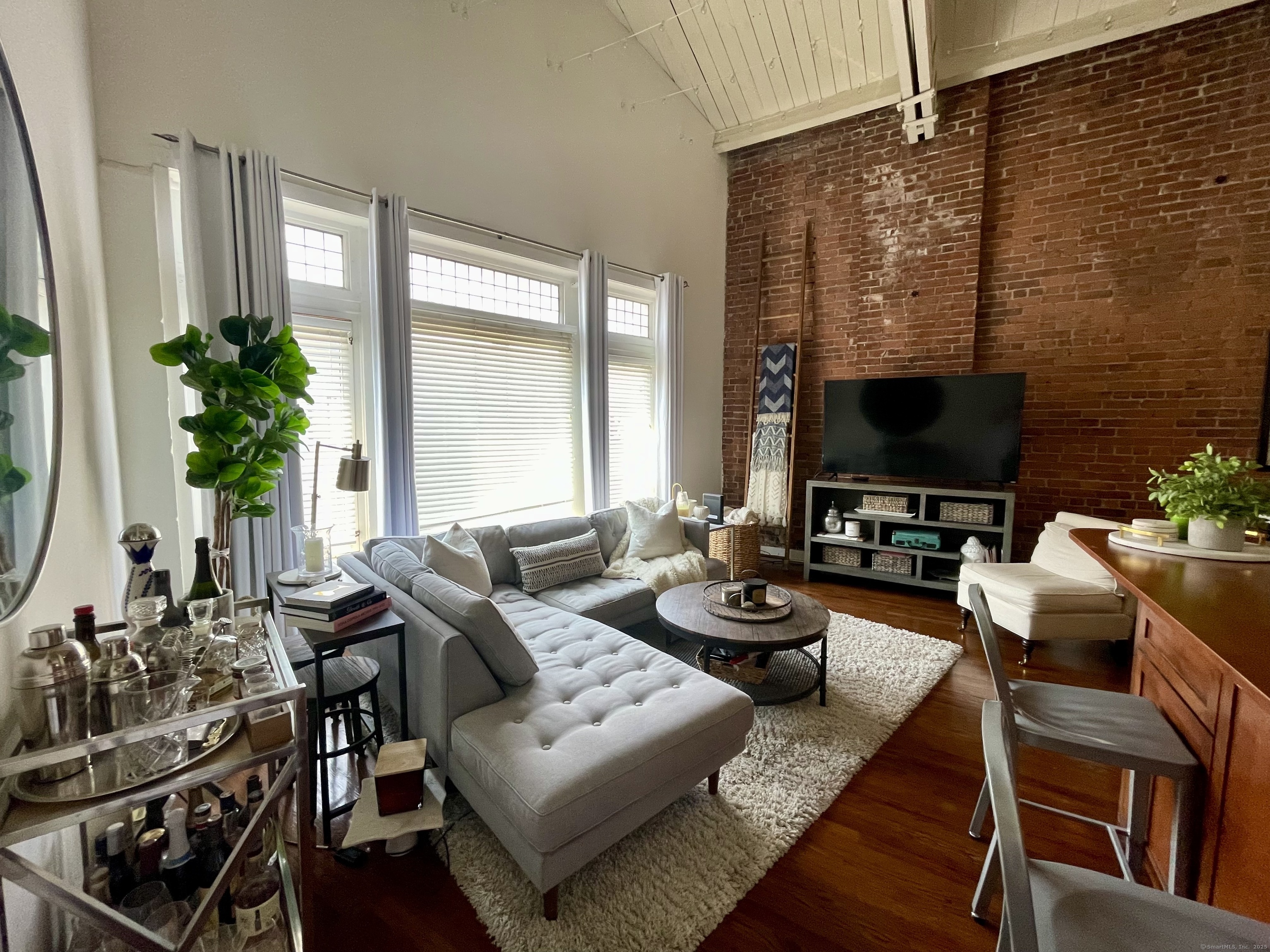125 Washington APT 302 Street Property Photo 1