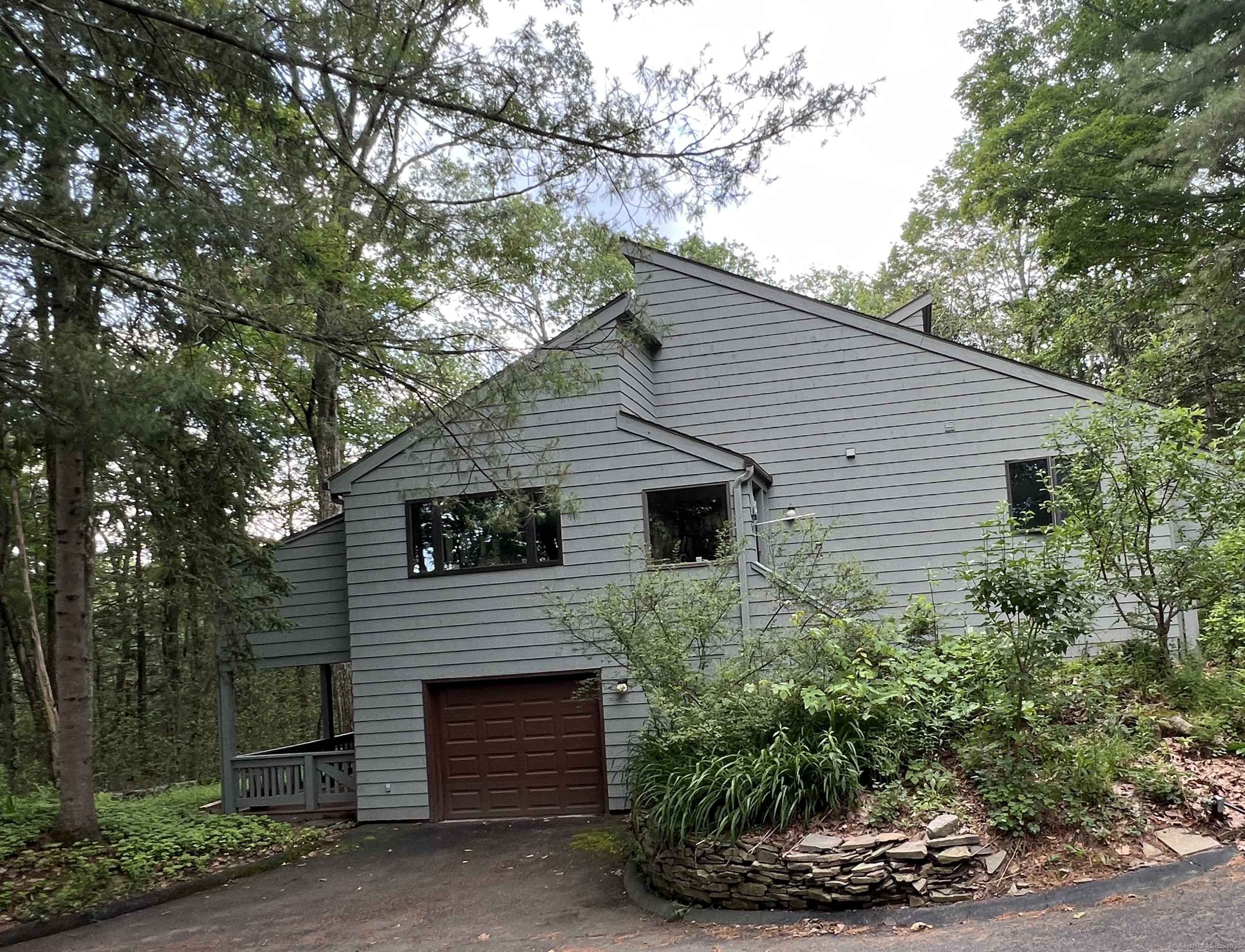 299 Cliffside Drive Property Photo 1