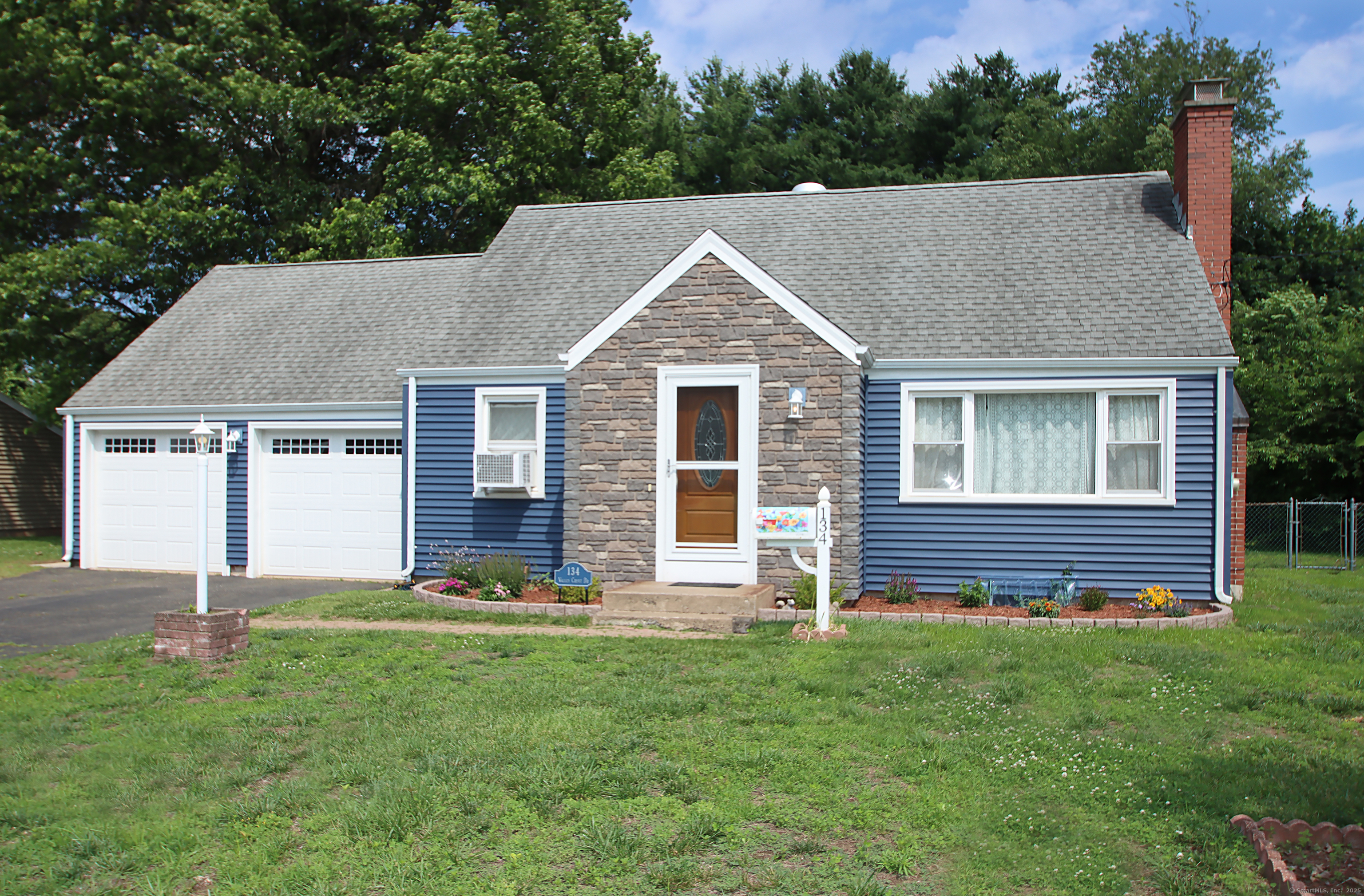 134 Valley Crest Drive Property Photo 1