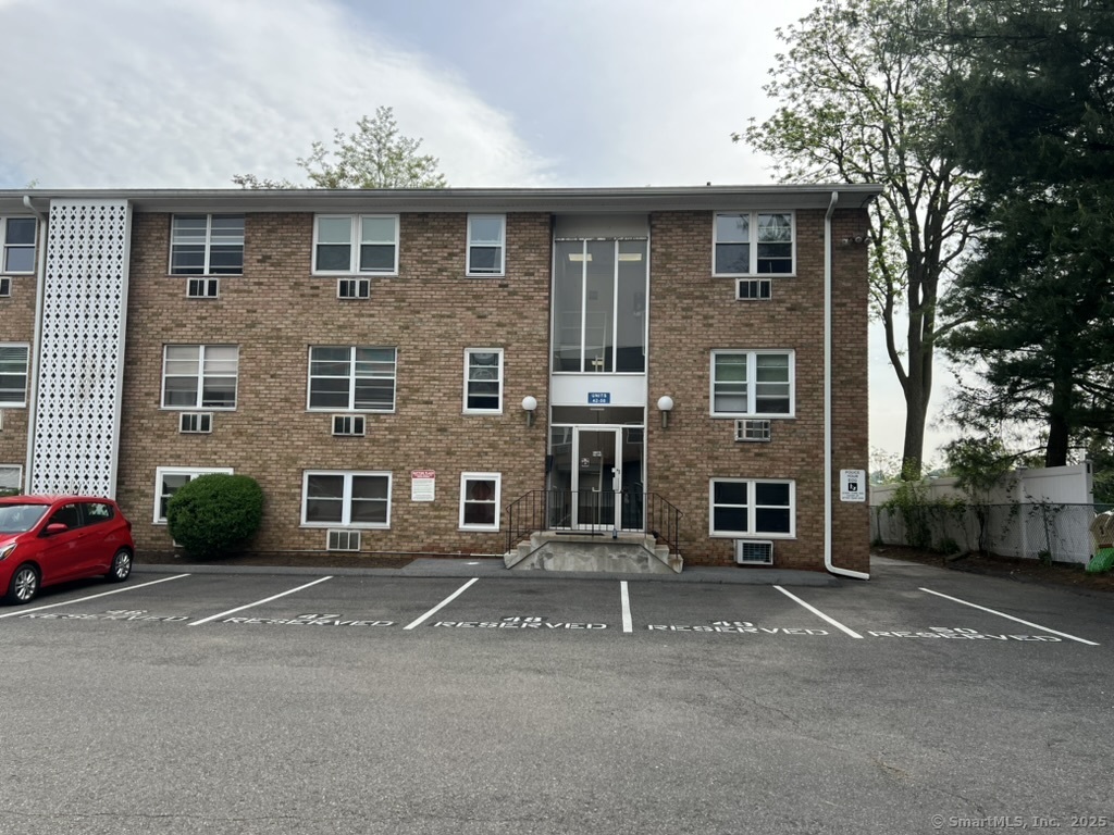 1 Walter Apt 50 Avenue Property Photo 1