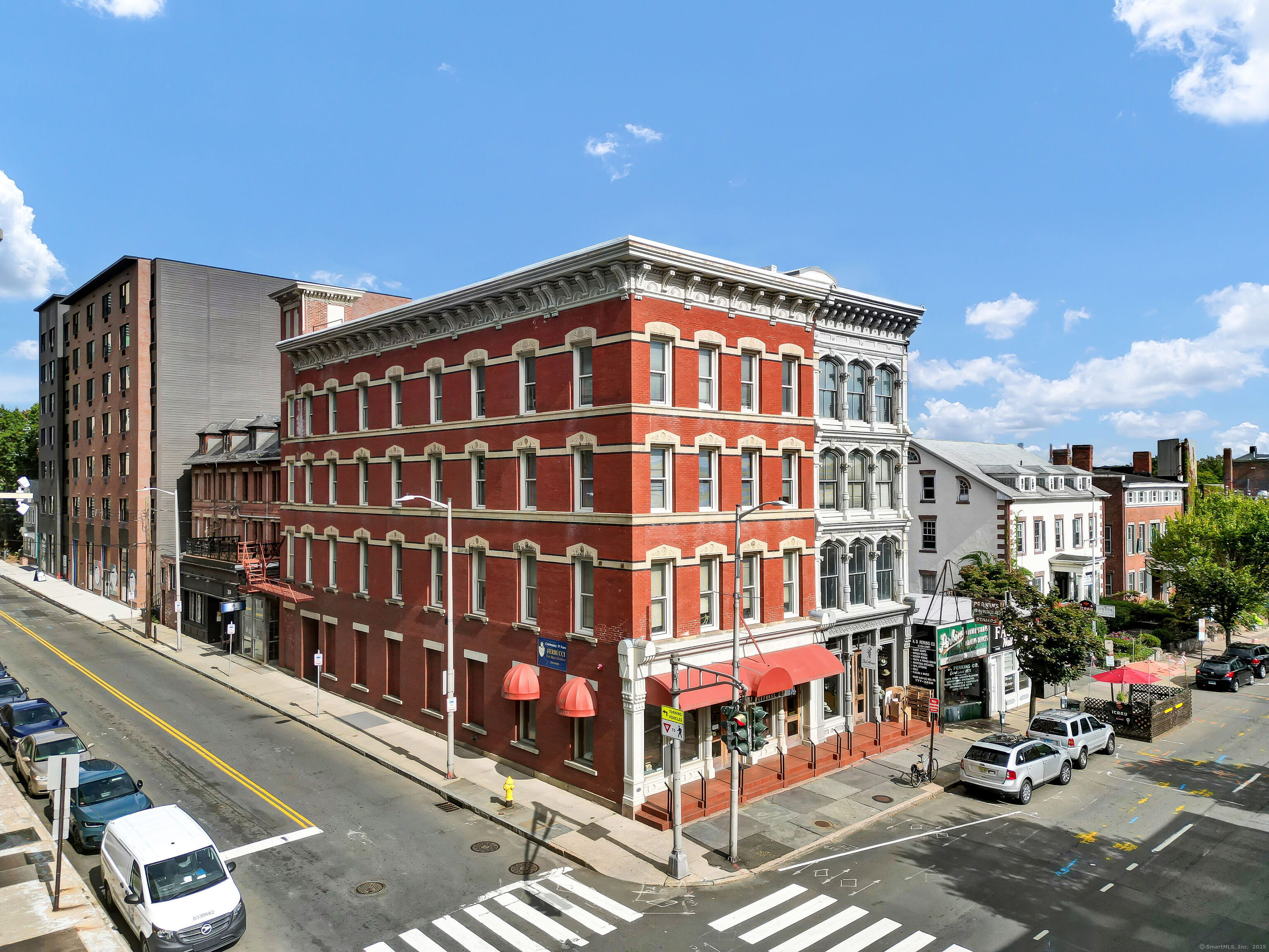 47 5th St Property Photo 1