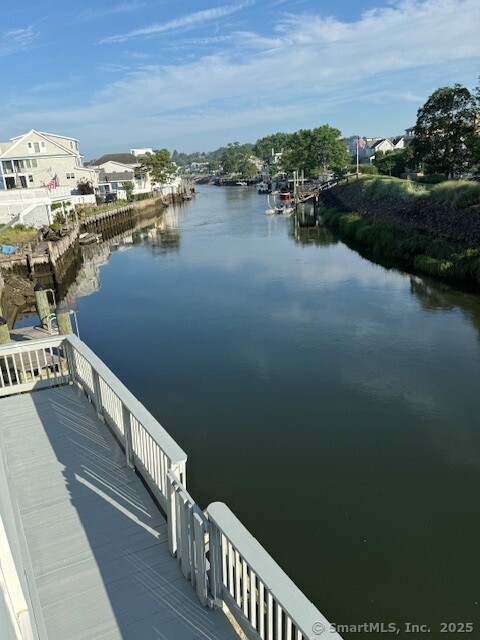 2142 Fairfield Beach Road Property Photo 24
