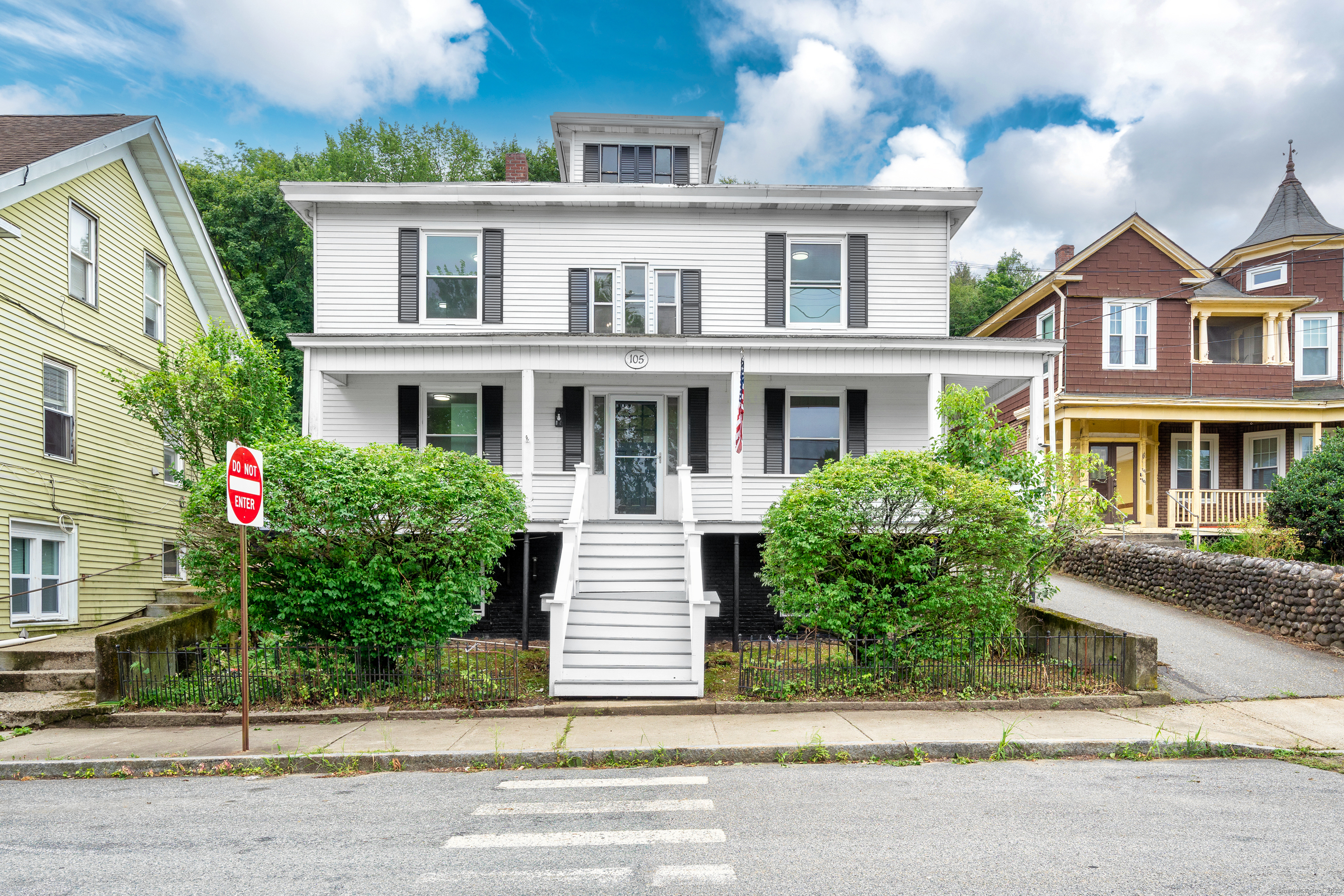 105 High Street Property Photo 1