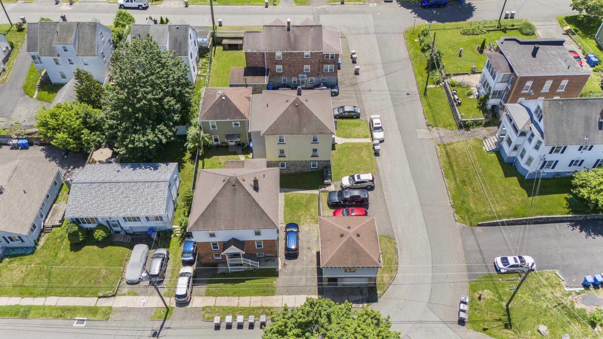 14 Units Property Photo 2