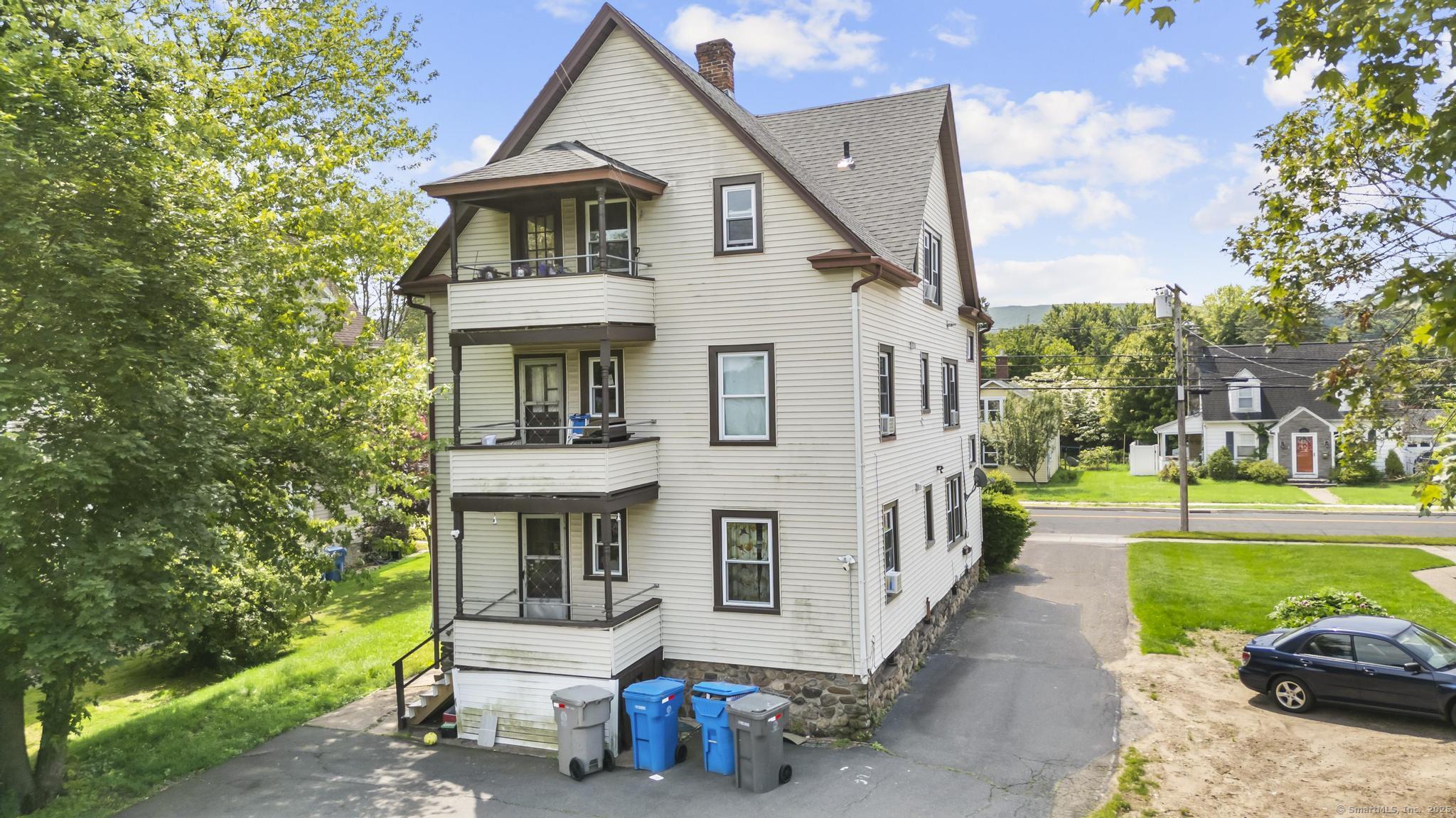 14 Units Property Photo 8