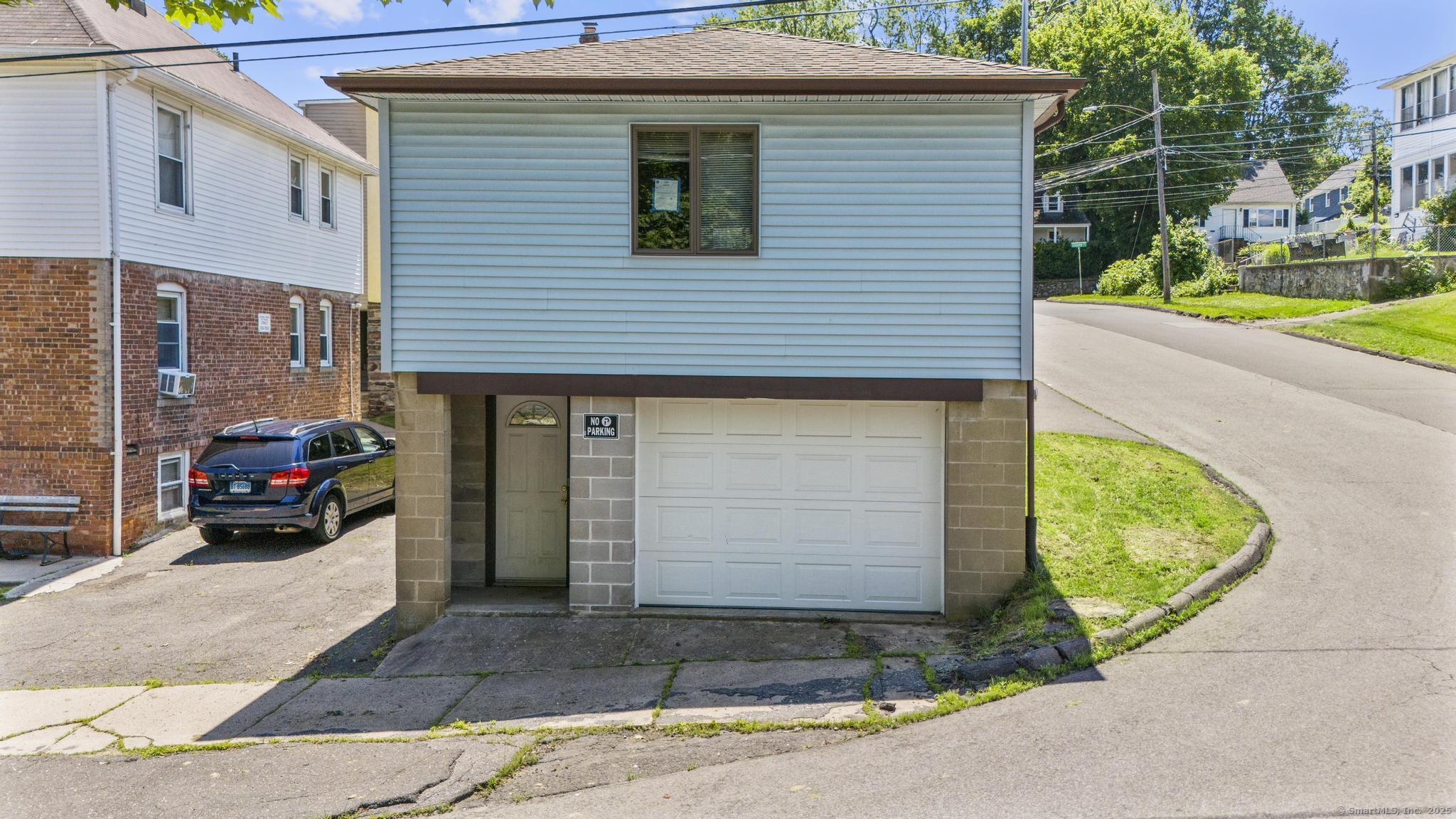 14 Units Property Photo 15