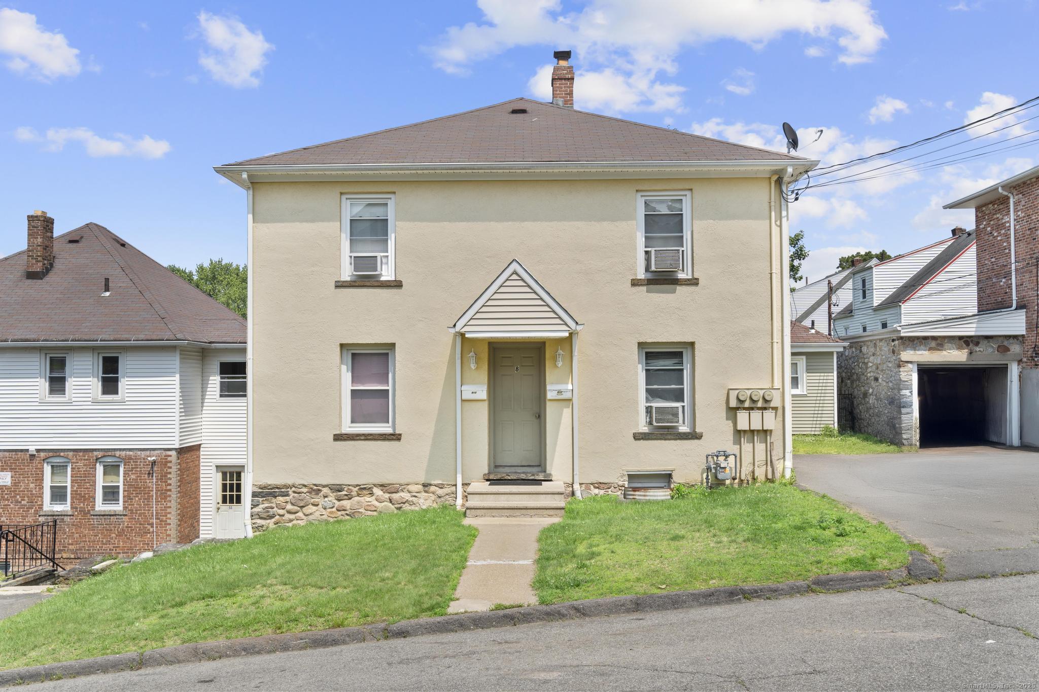 14 Units Property Photo 16