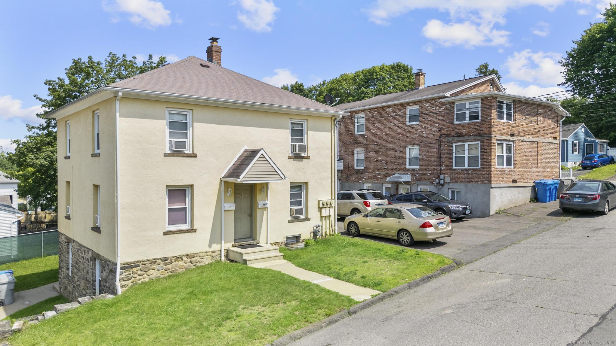 14 Units Property Photo 18