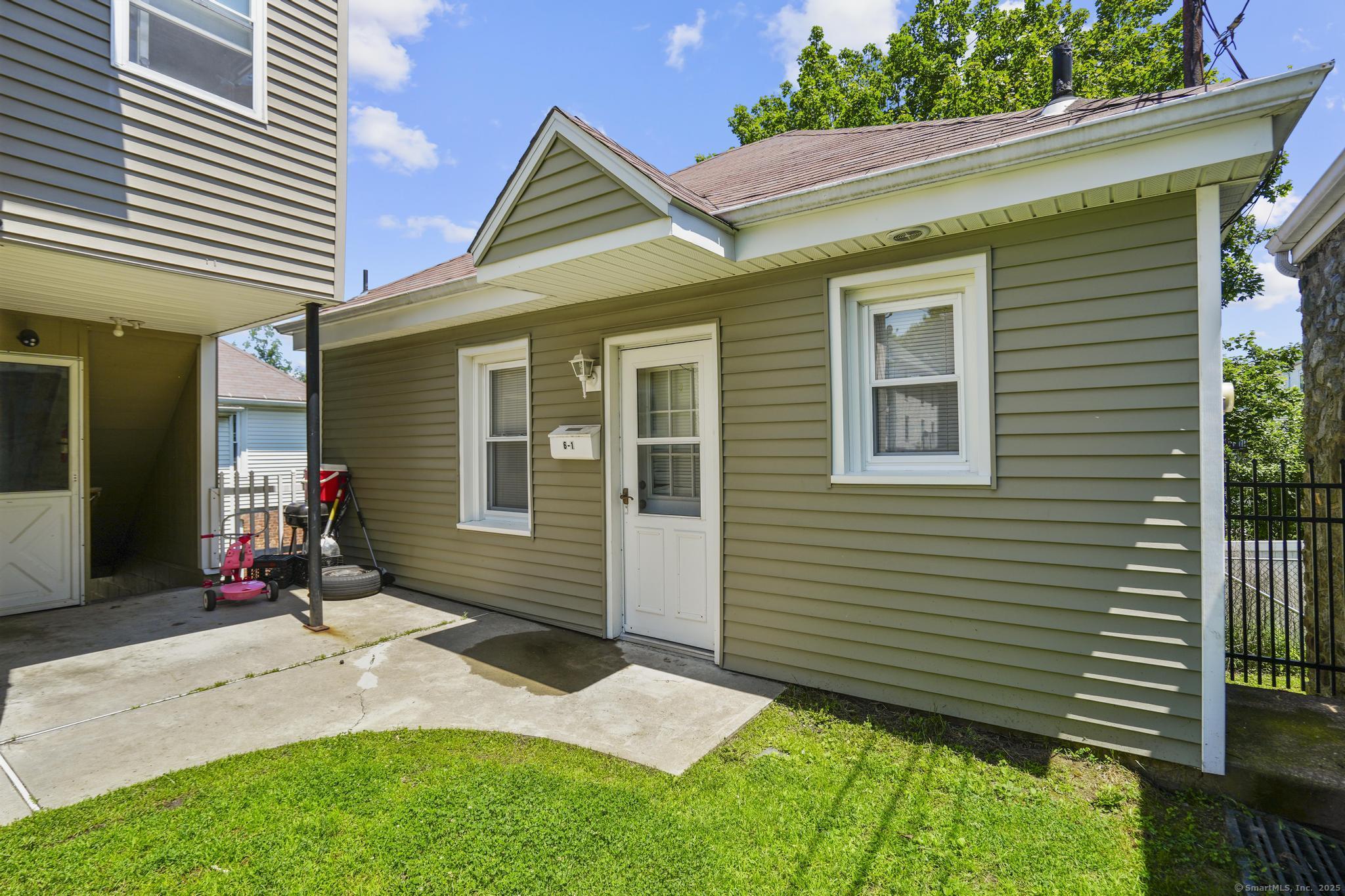 14 Units Property Photo 20