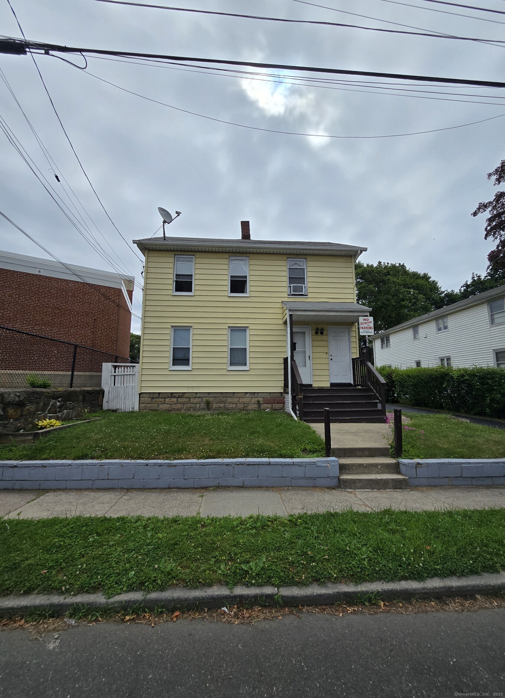 528 Soundview Avenue Property Photo 1