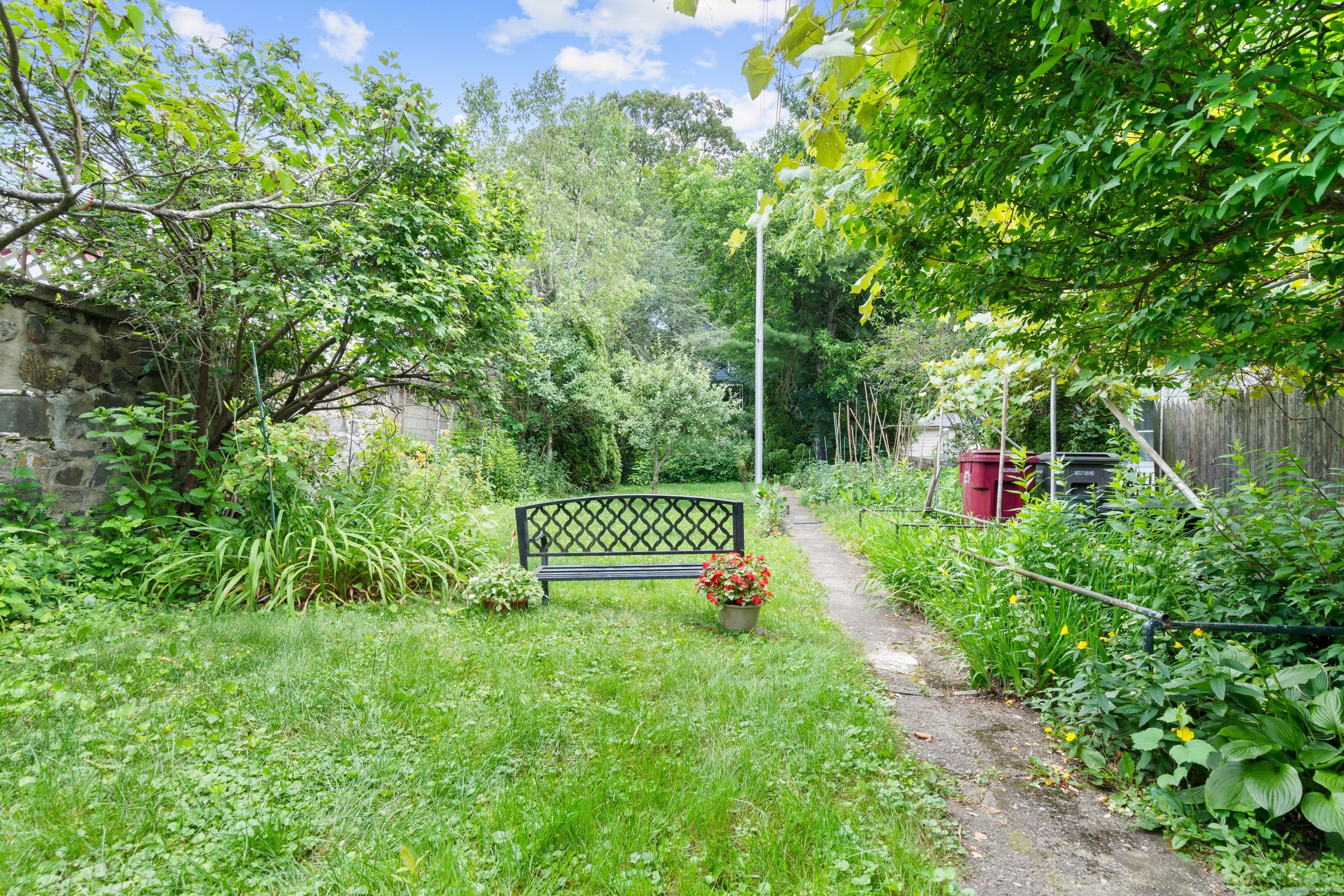 33 Aetna Street Property Photo 4