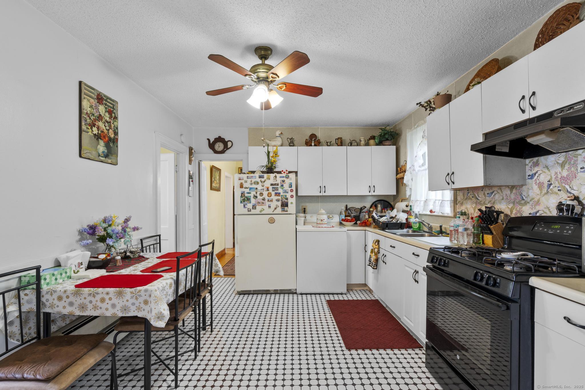33 Aetna Street Property Photo 9