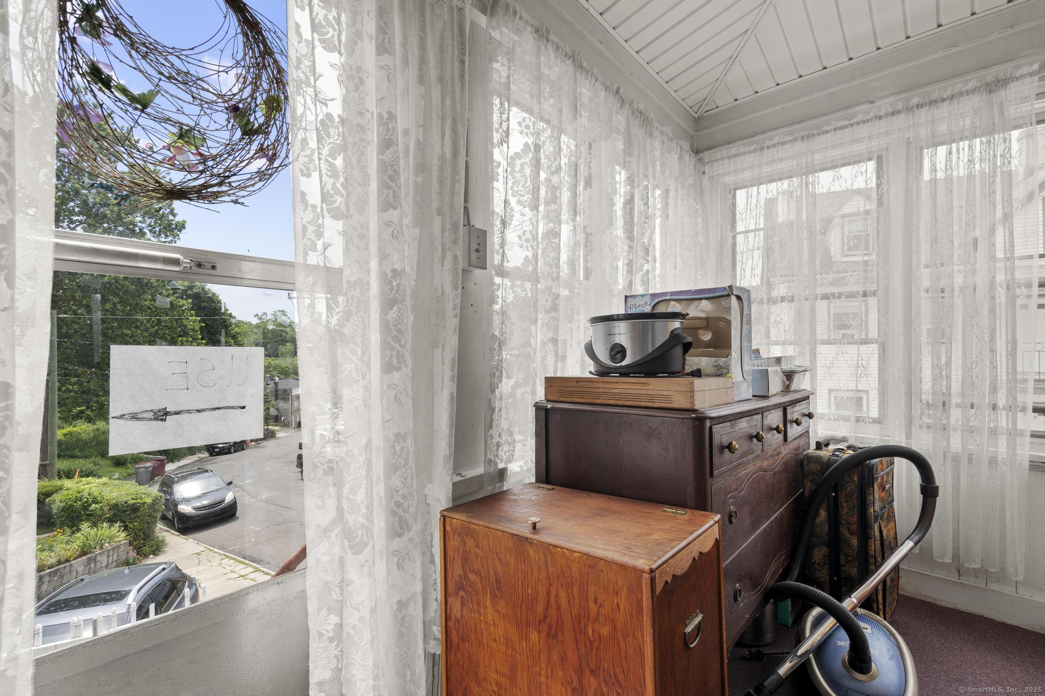 33 Aetna Street Property Photo 22