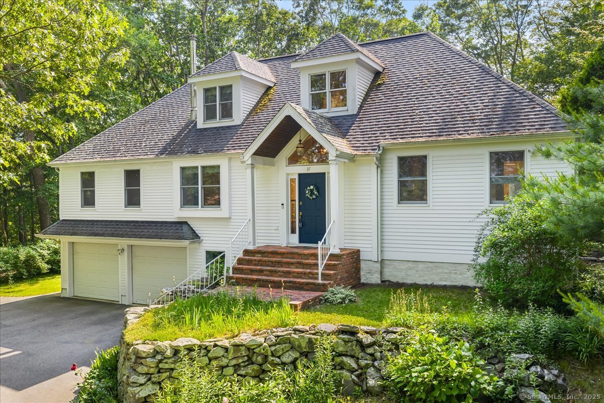 37 Skyline Drive Property Photo 1