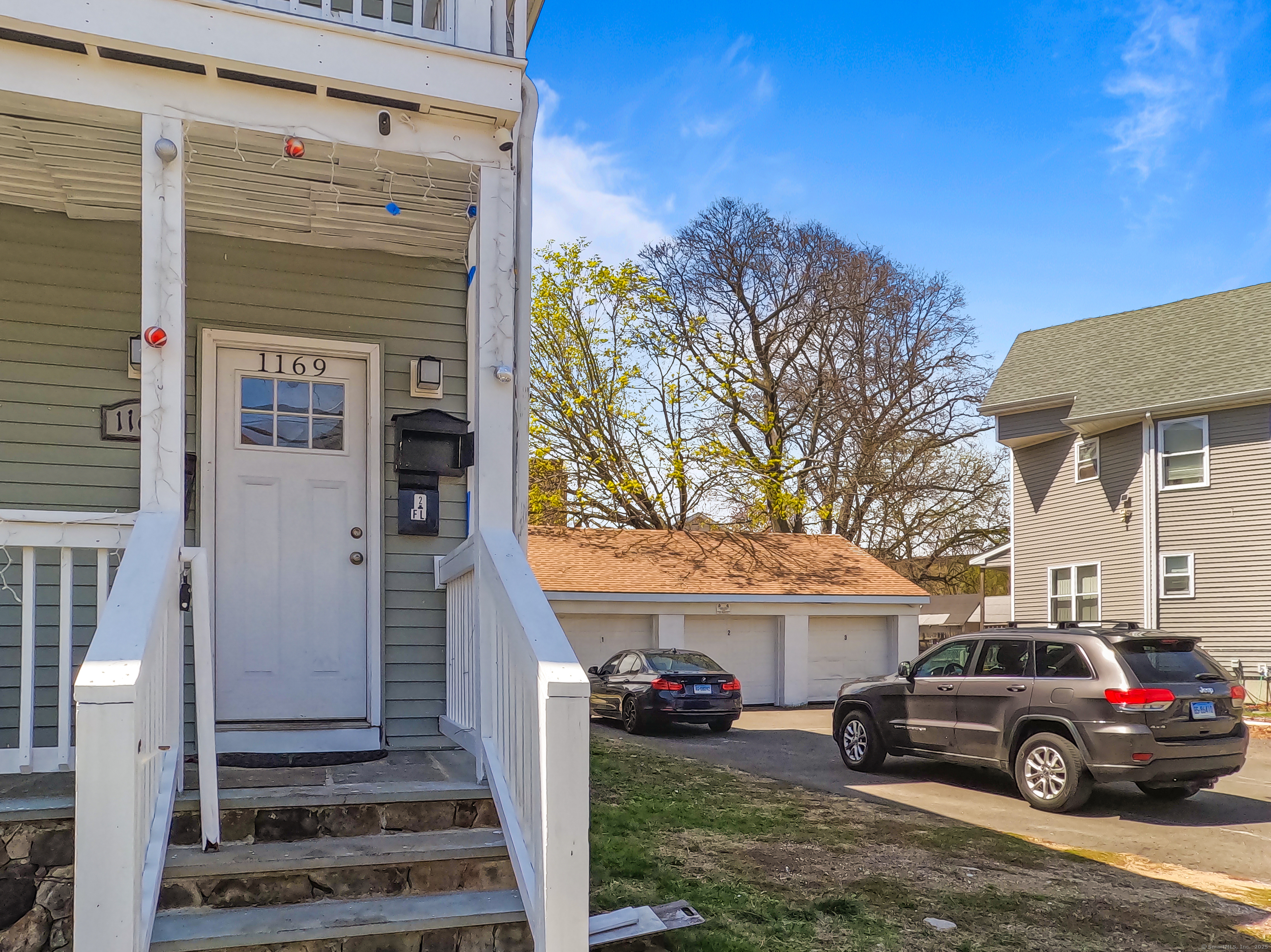 1169 Iranistan Ave Property Photo 3