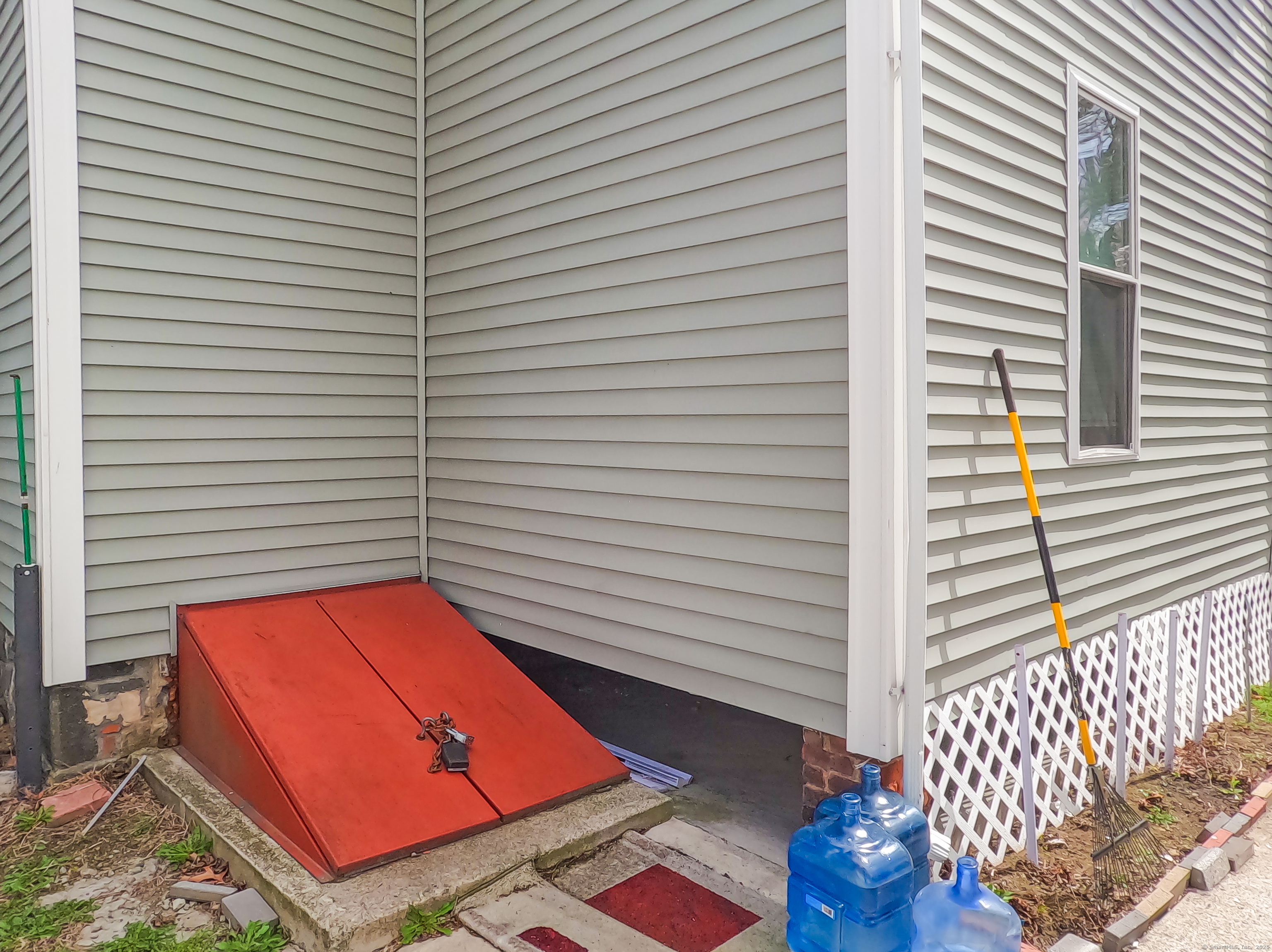 1169 Iranistan Ave Property Photo 30