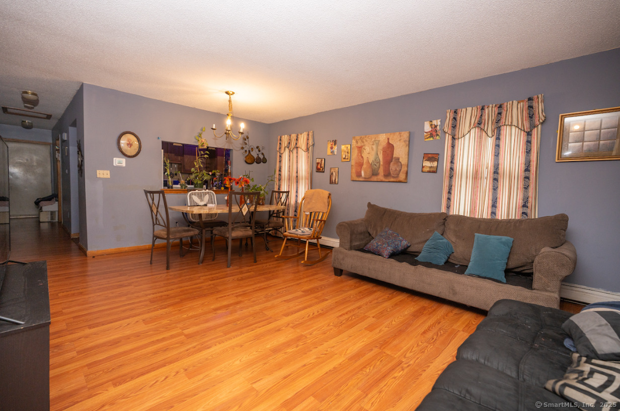 105 Magnolia St Property Photo 3
