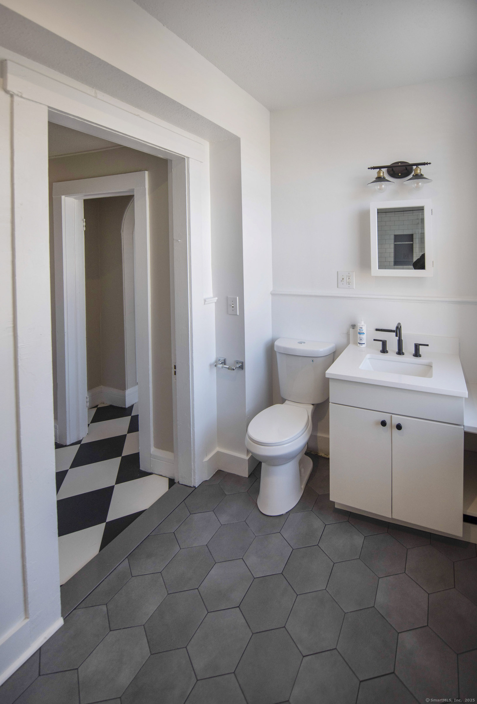 214 Broadway Property Photo 16
