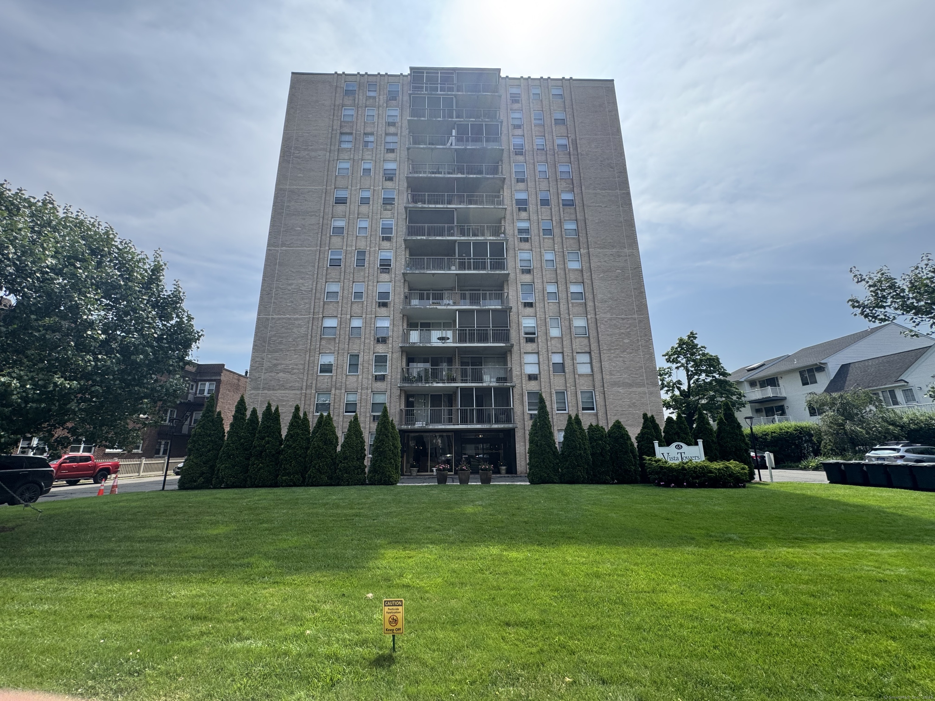 65 Glenbrook Apt 6c Road Property Photo 1