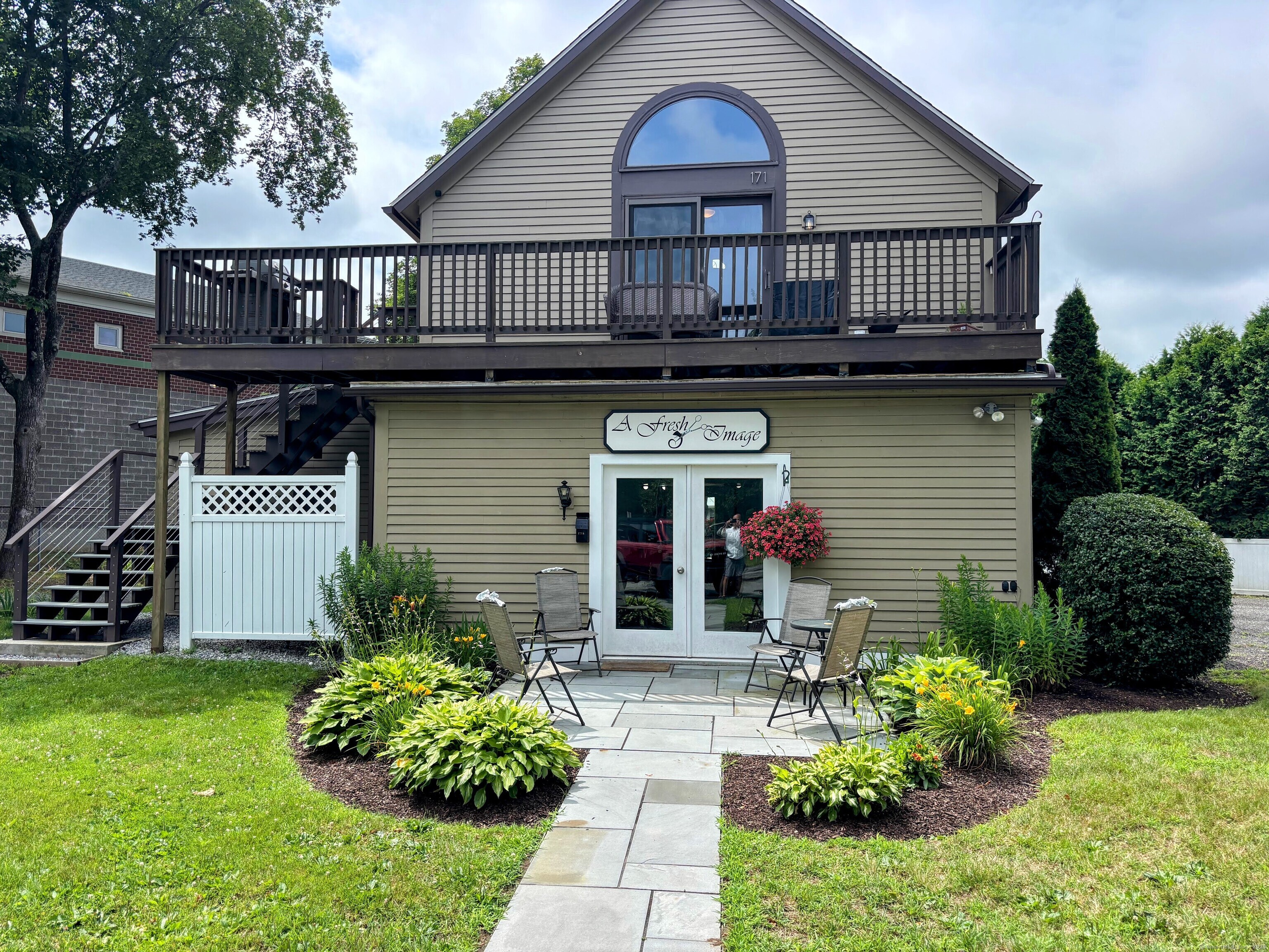 171 Main Street Property Photo 1