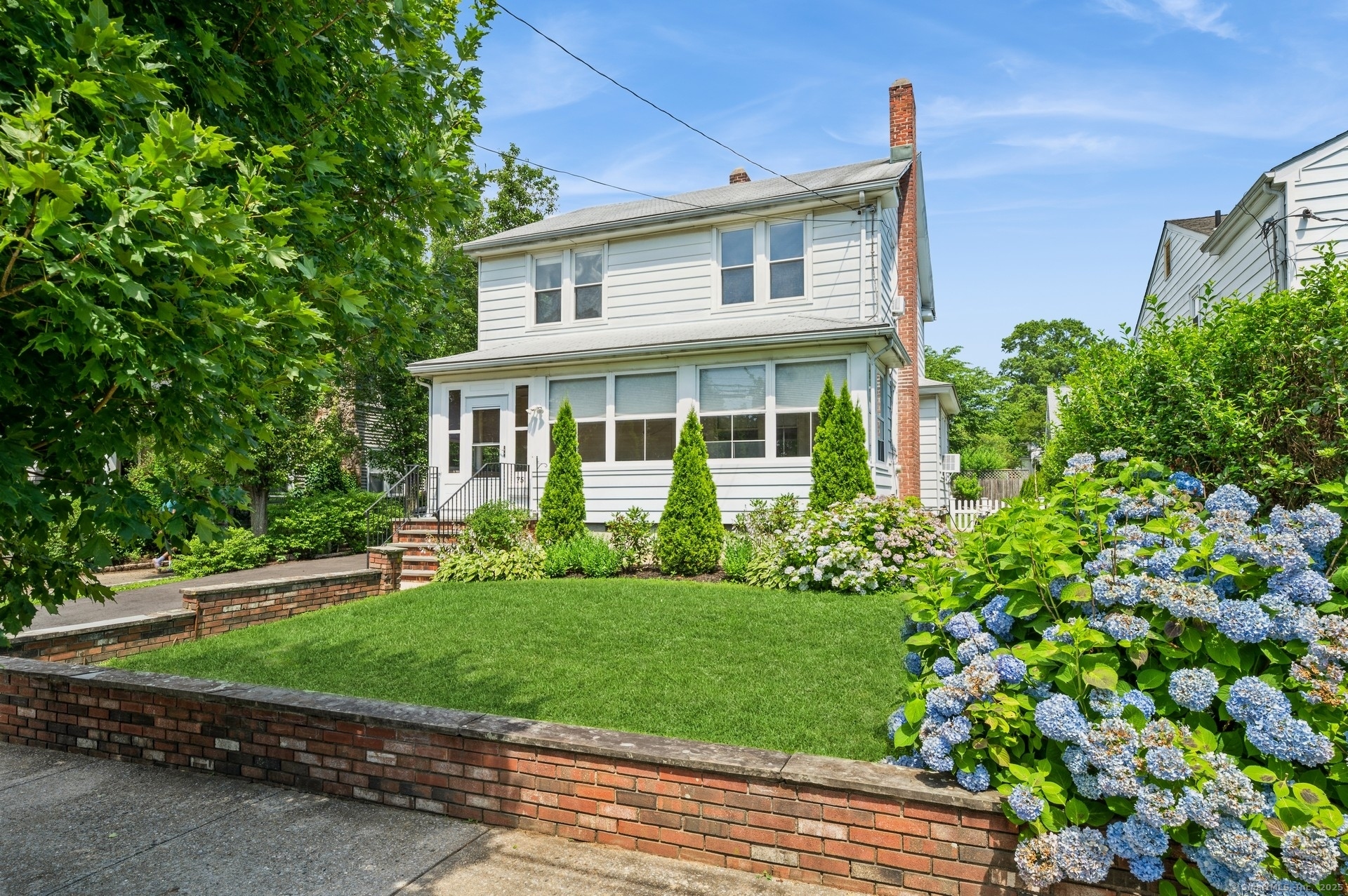 75 Rachelle Avenue Property Photo 1