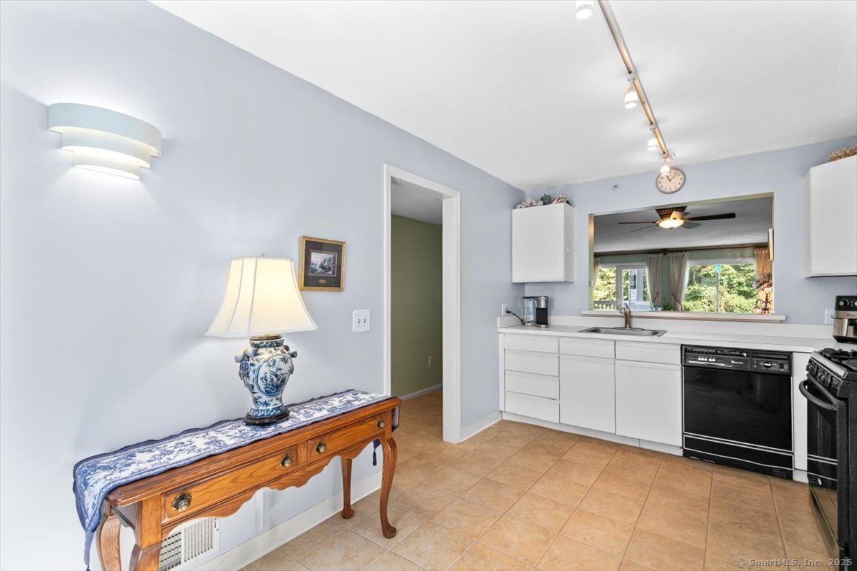 2 Mansfield Grove 262 Road Property Photo 11