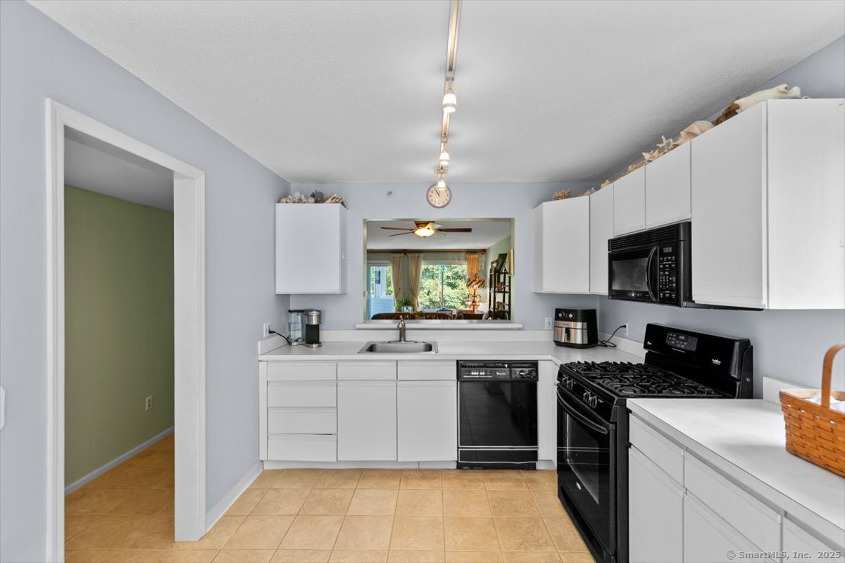 2 Mansfield Grove 262 Road Property Photo 12