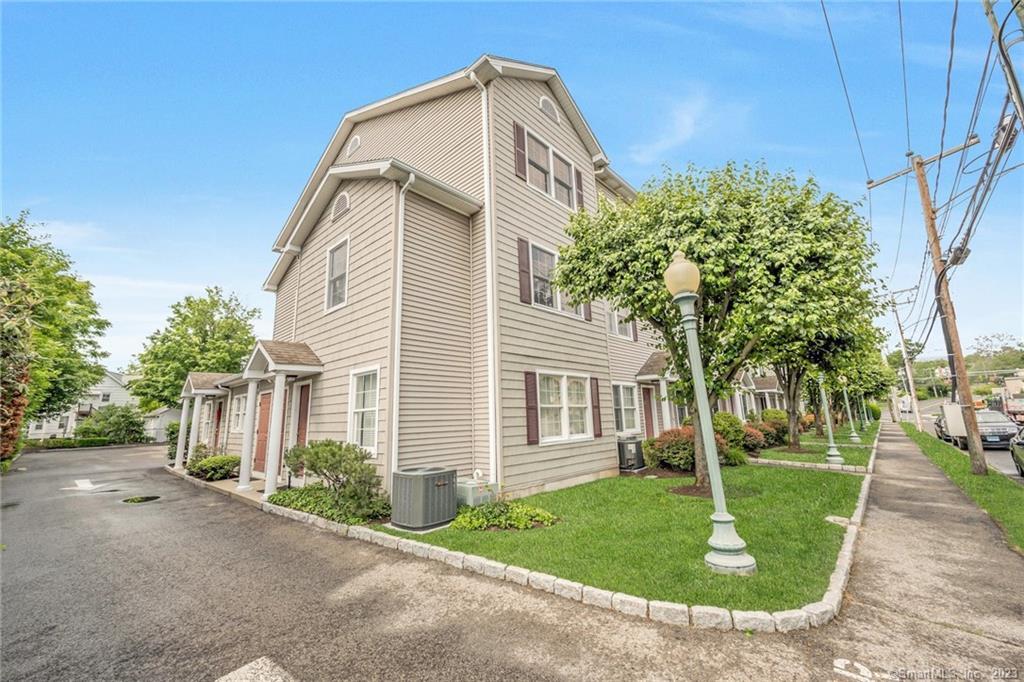 28 3rd 28 Street Property Photo 1
