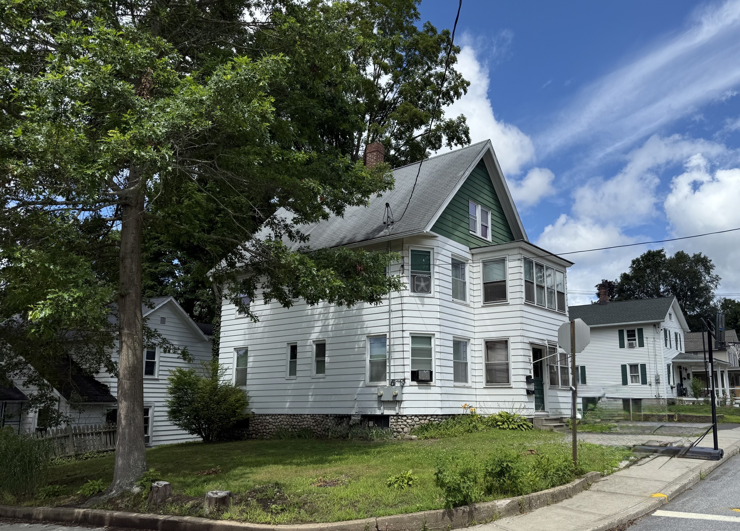 34 Oak Street Property Photo 1