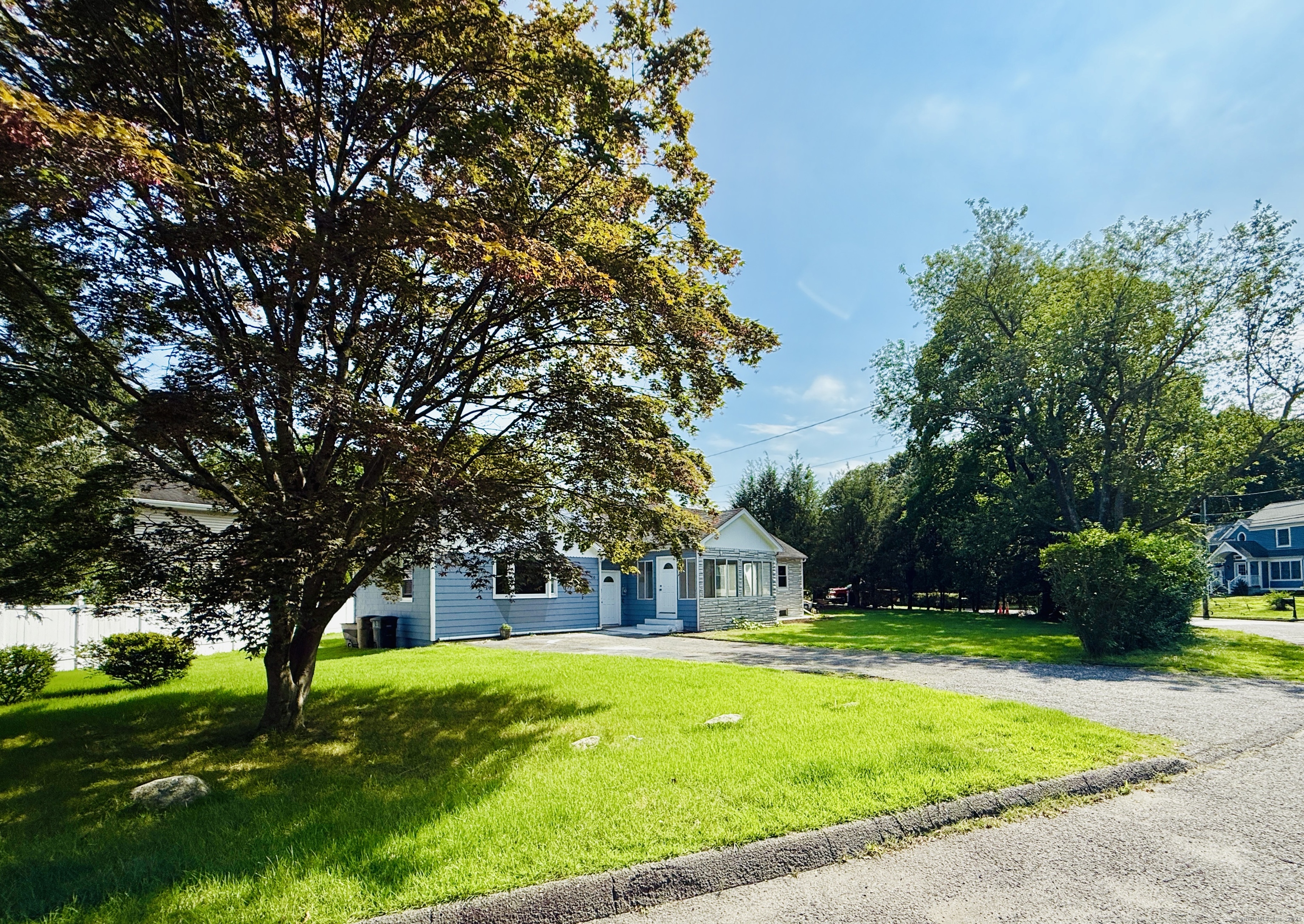 10 Meadowpark West Avenue Property Photo 1