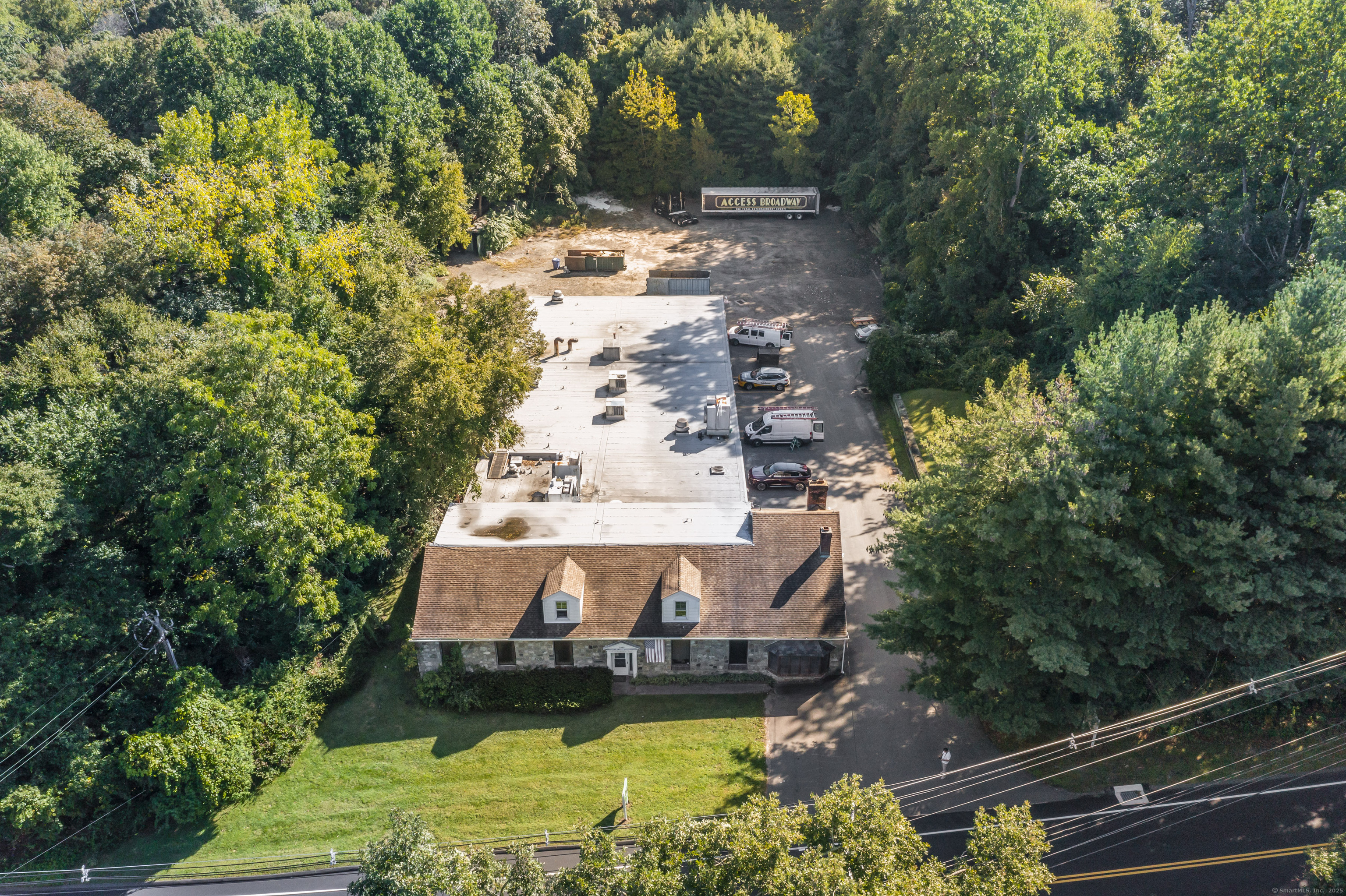 1480 Monroe Turnpike Property Photo 2