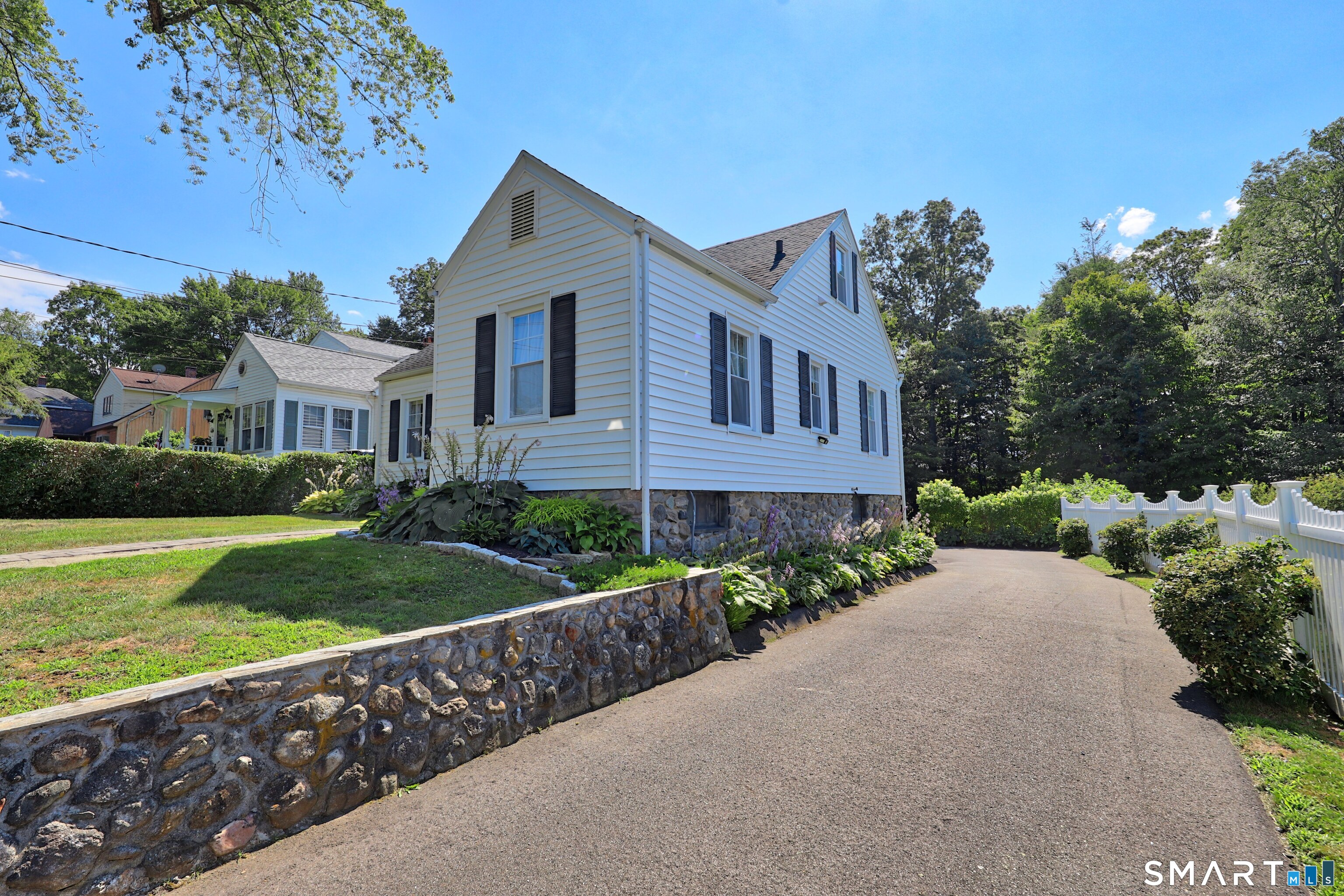 12 Yale Avenue Property Photo 13