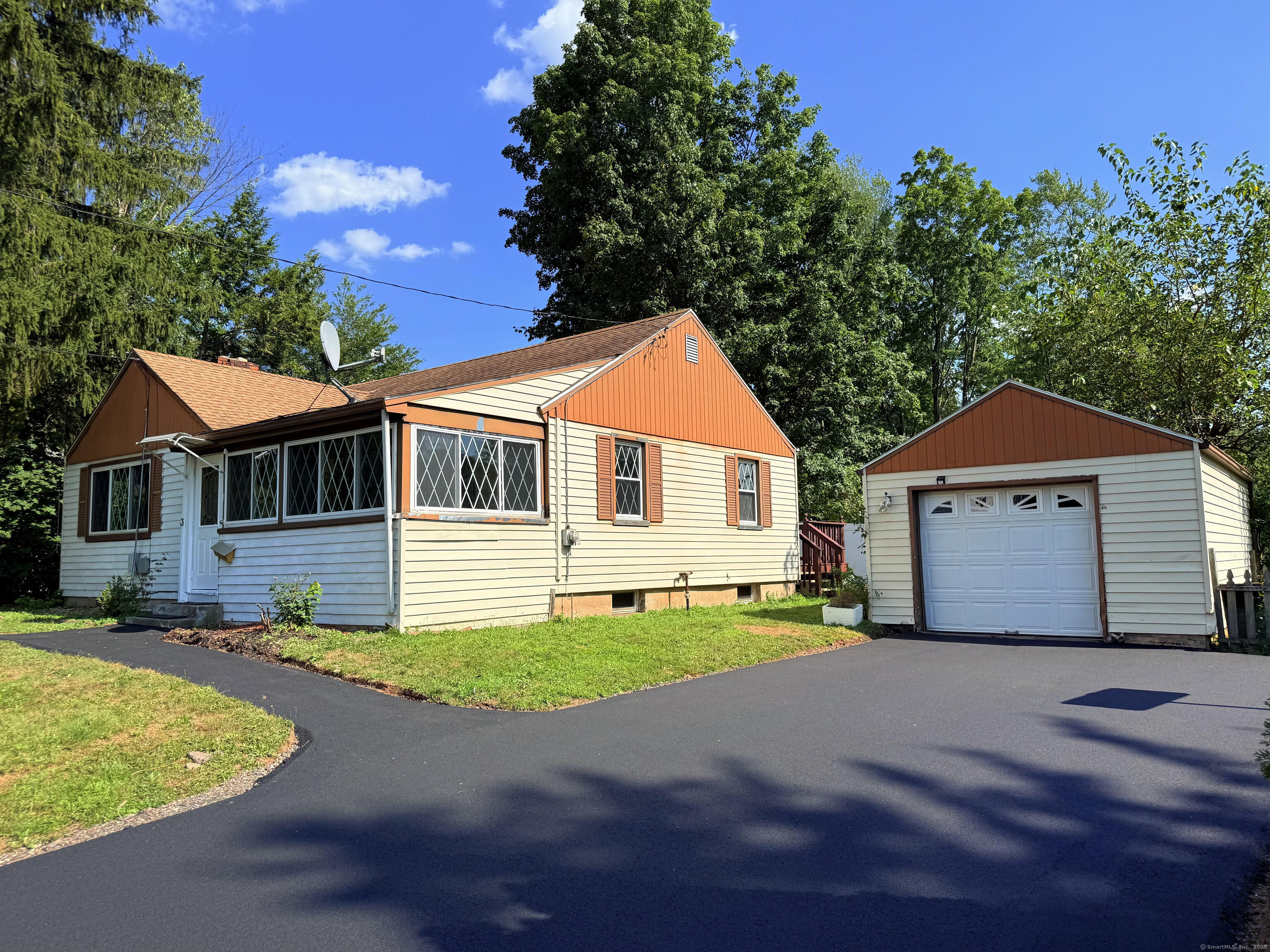3 Elm Drive Property Photo 1