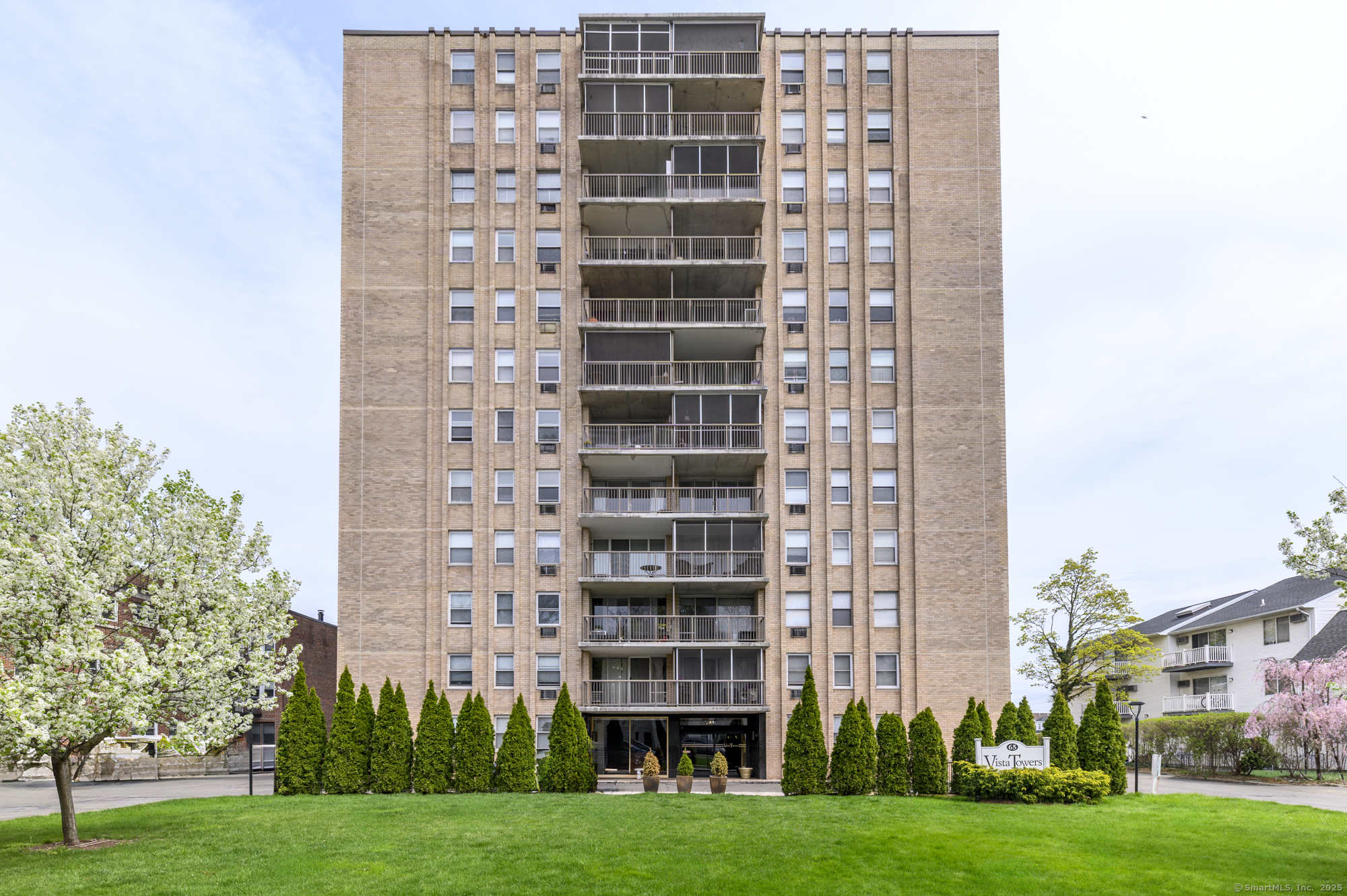 65 Glenbrook Apt 1g Road Property Photo 1