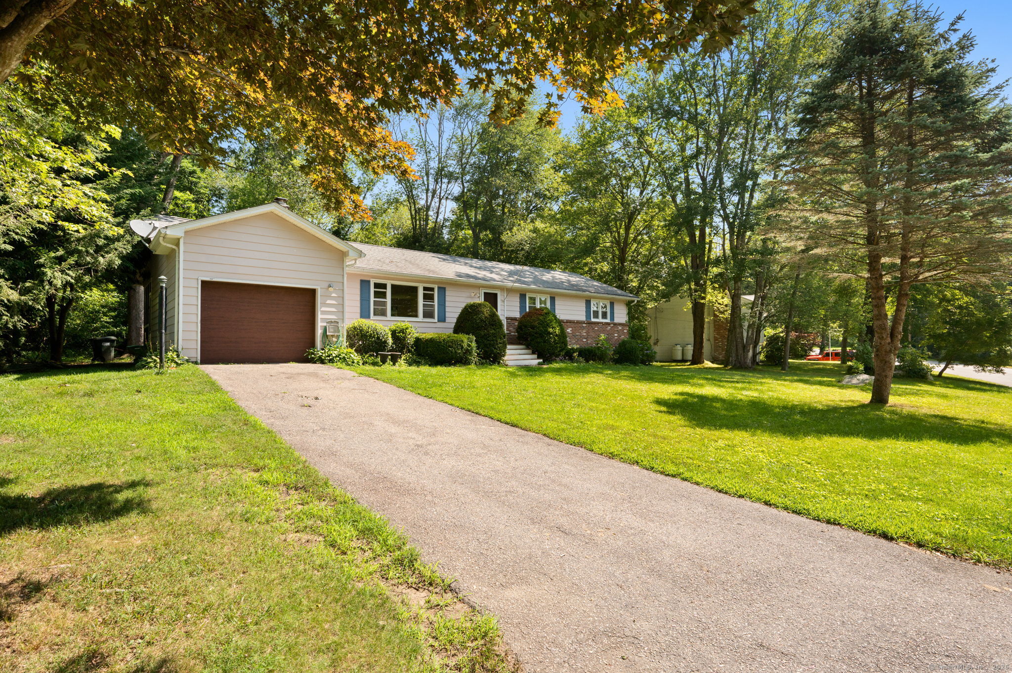31 Ravenwood Road Property Photo 1