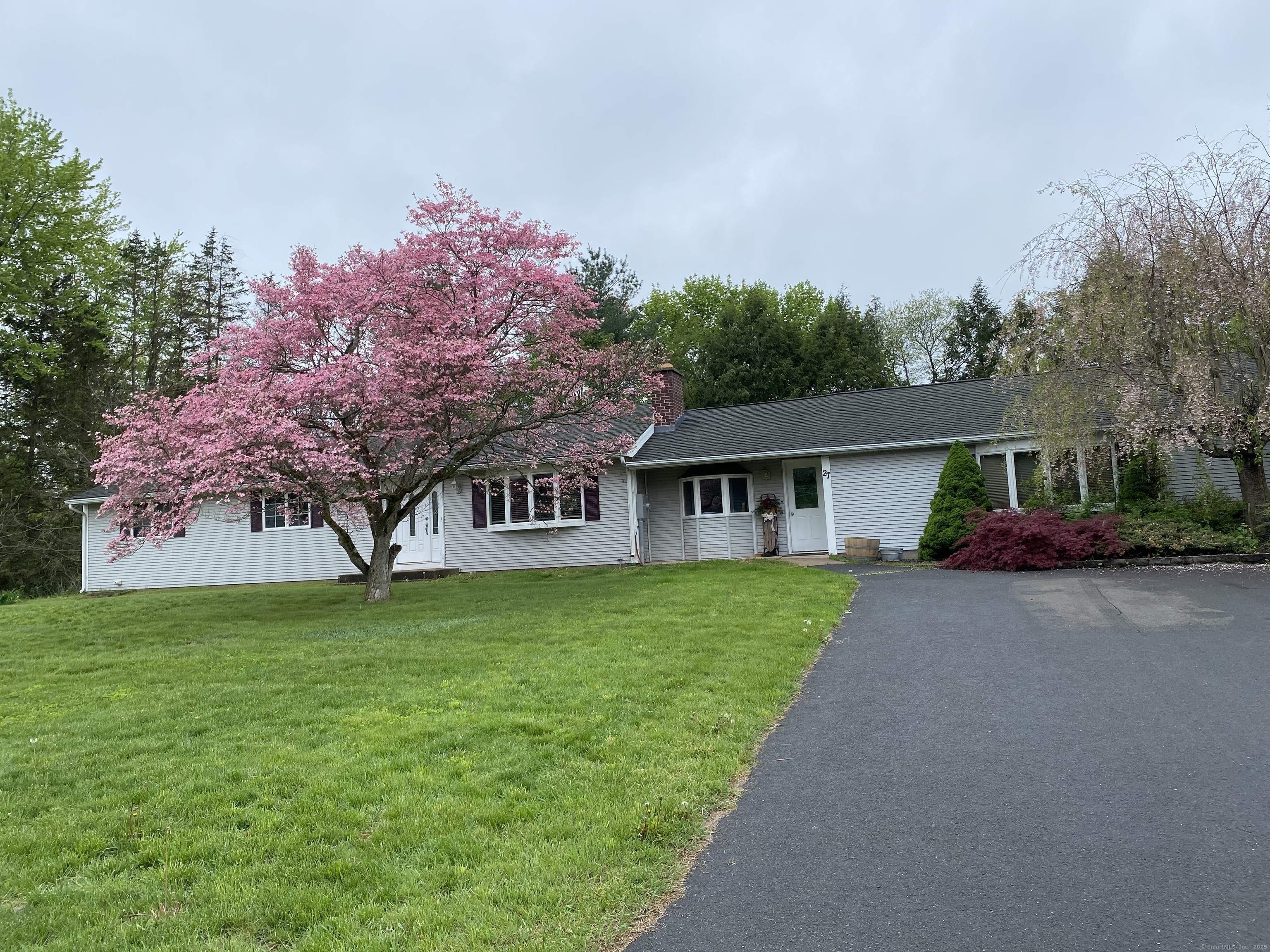 27 Margaret Drive Property Photo 1