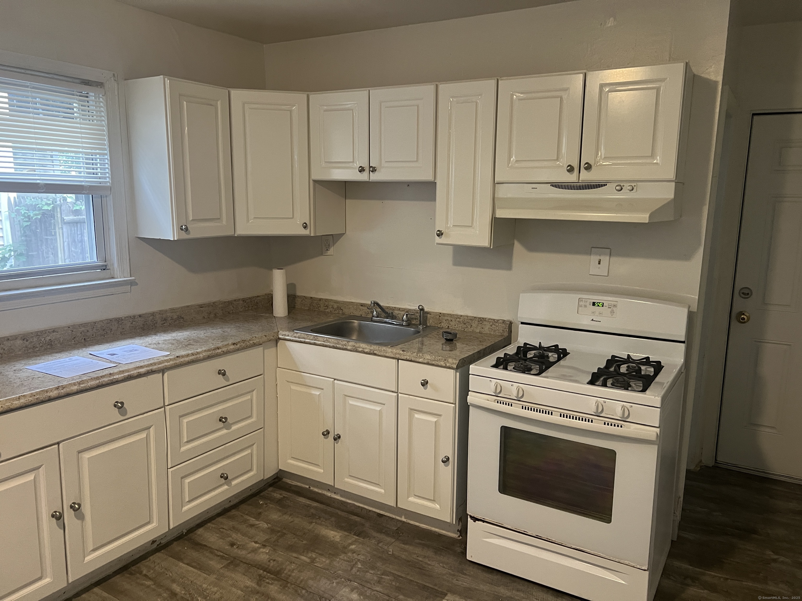 855 Brewster Street Property Photo 4