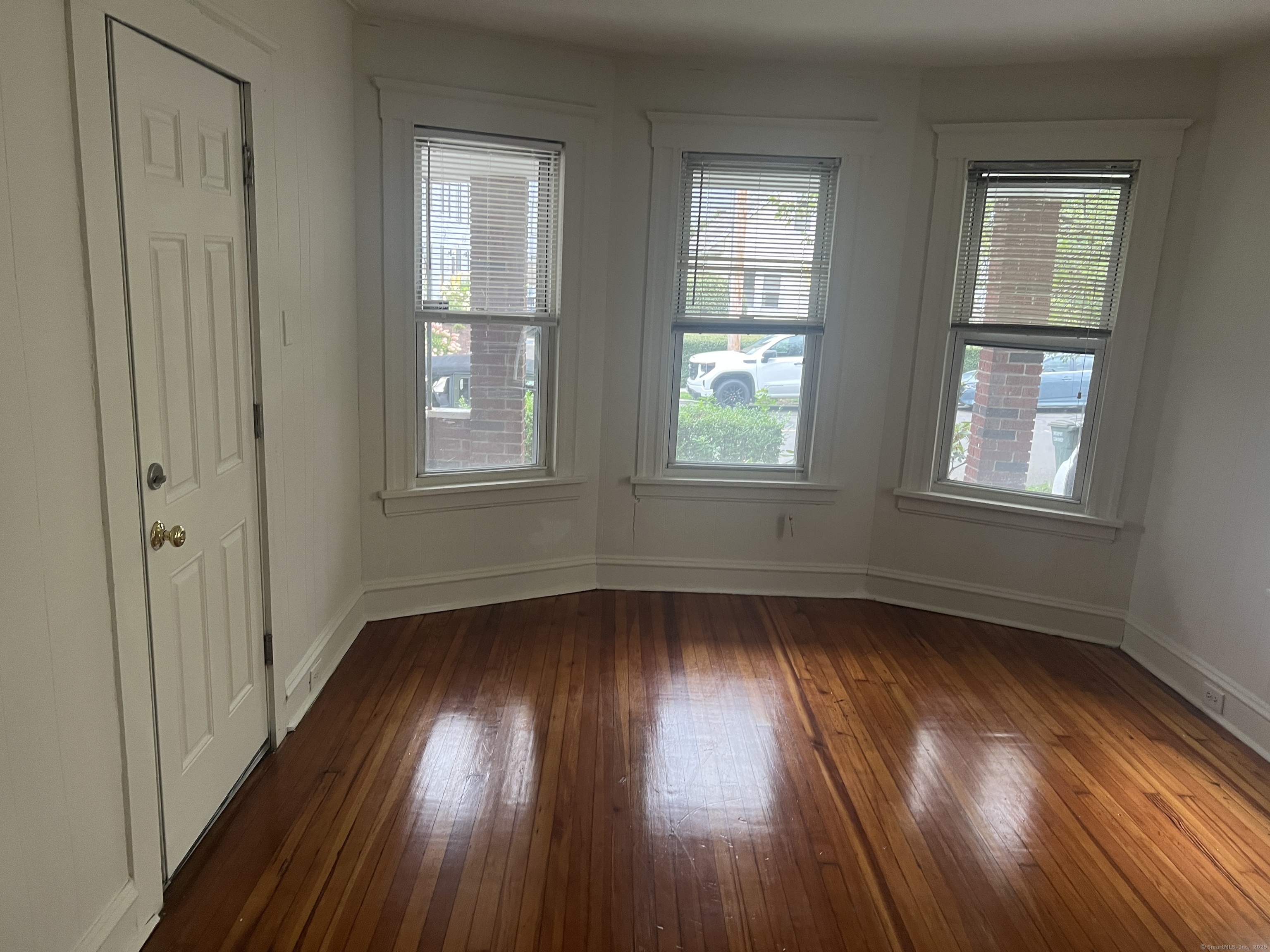 855 Brewster Street Property Photo 7