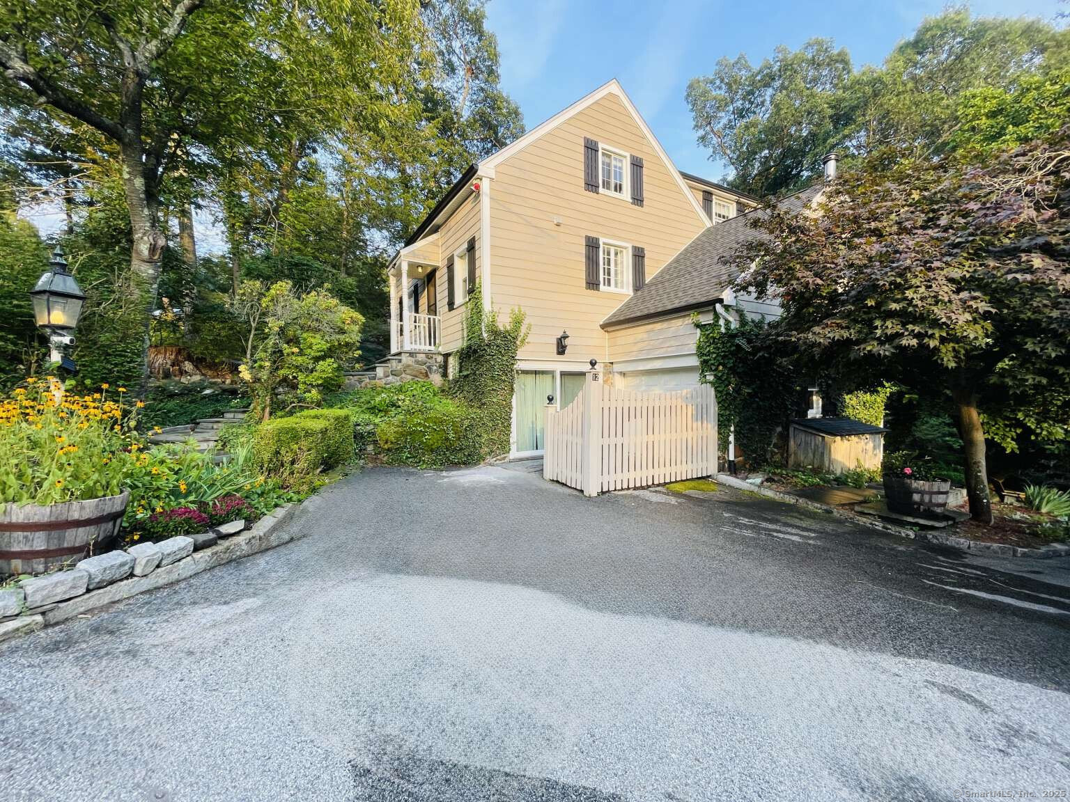 12 Inglenook Drive Property Photo 1