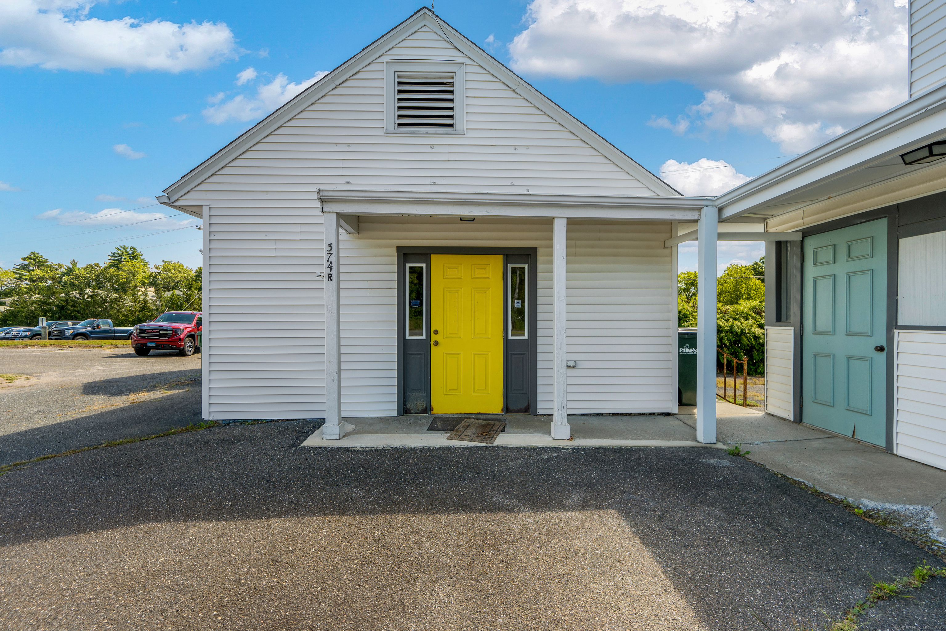 368 Hopmeadow Street Property Photo 17
