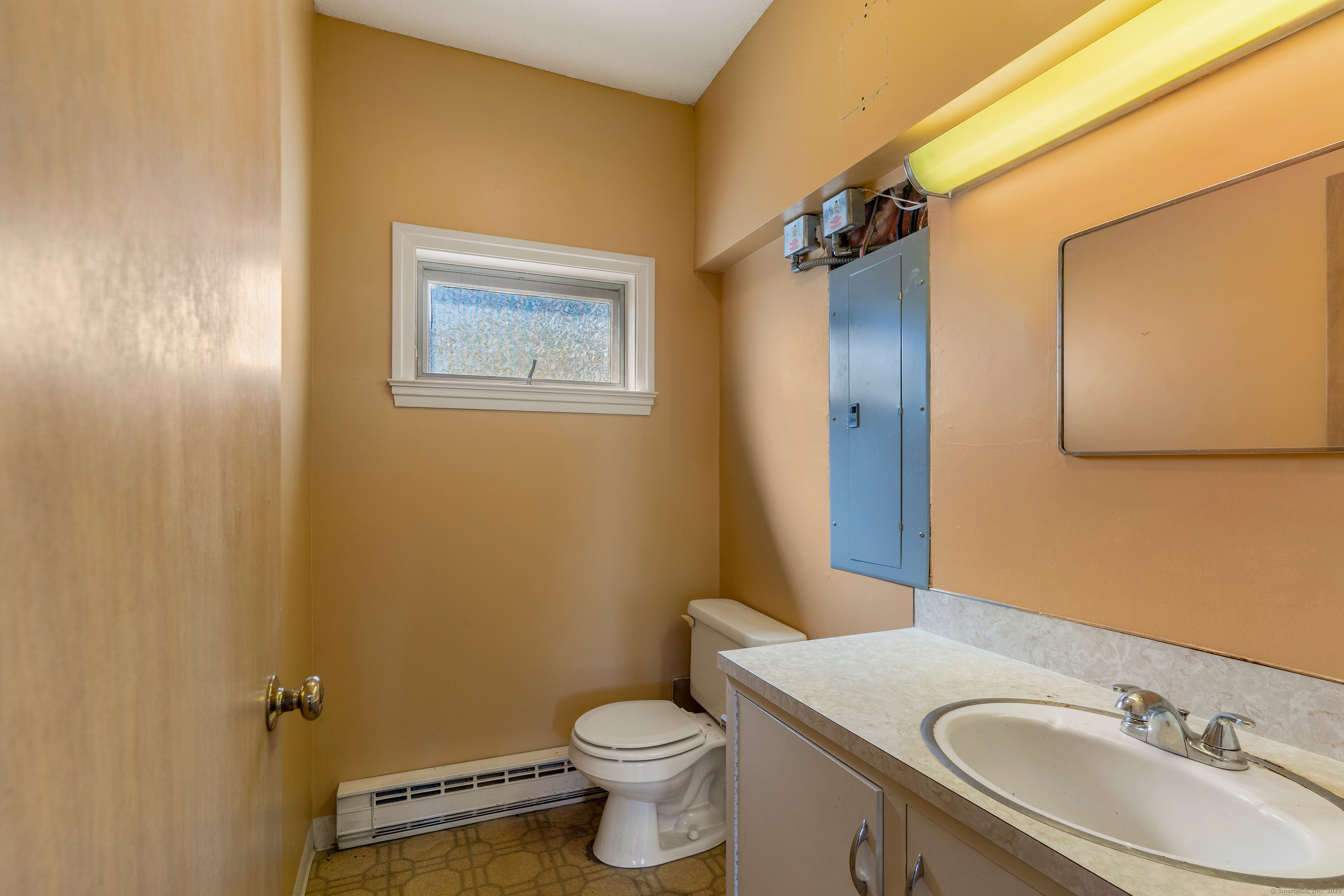 368 Hopmeadow Street Property Photo 20