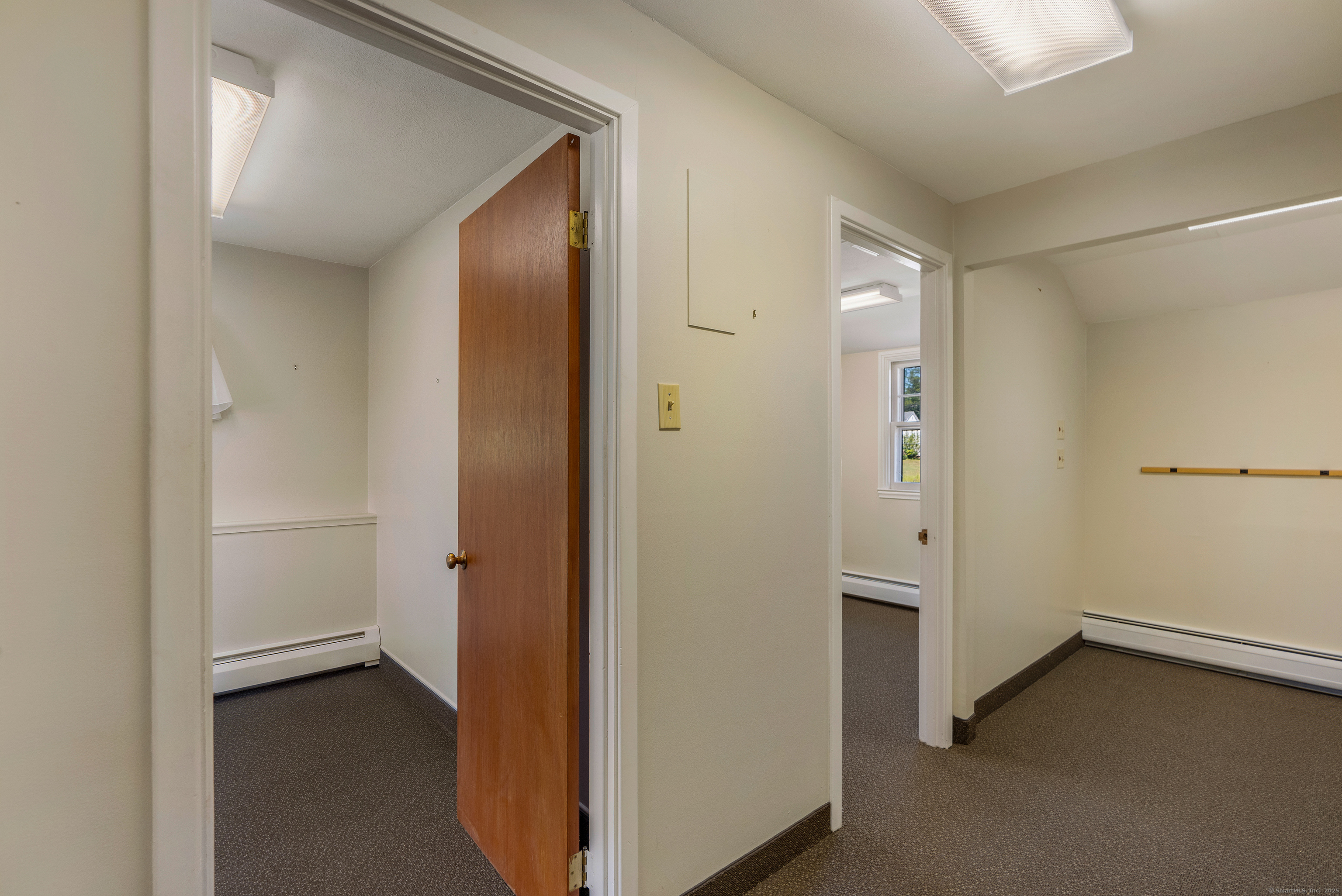 368 Hopmeadow Street Property Photo 22