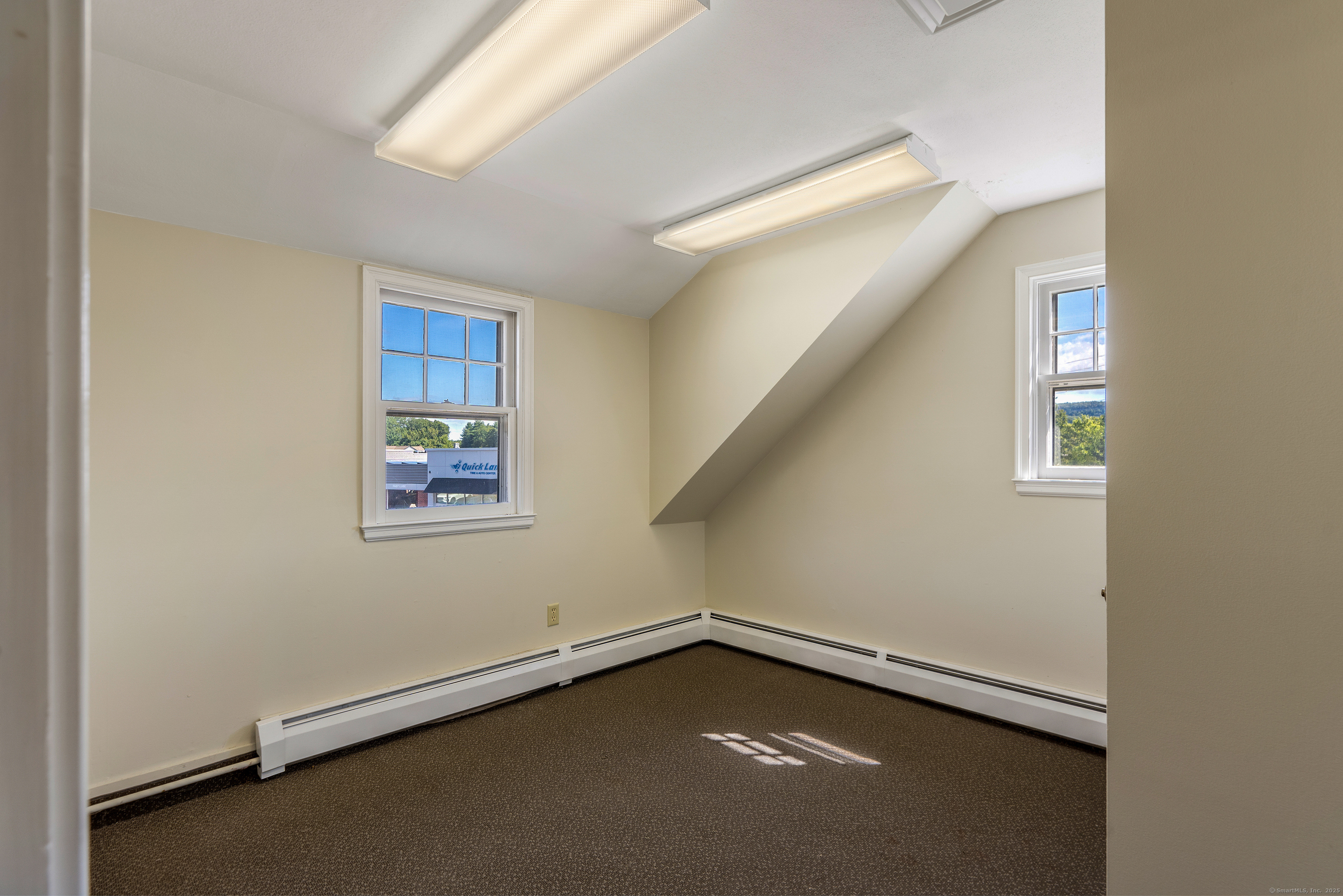 368 Hopmeadow Street Property Photo 24